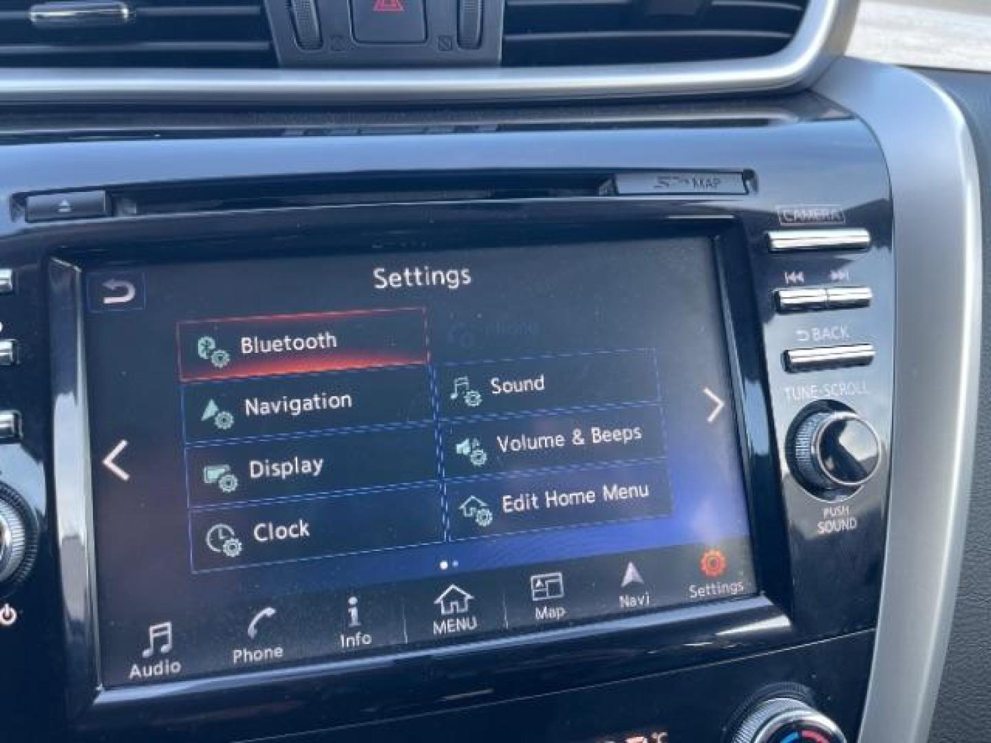 2016 Magnetic Black Nissan Murano Platinum AWD (5N1AZ2MH1GN) with an 3.5L V6 DOHC 24V engine, Continuously Variable Transmission transmission, located at 3301 W Hwy 13, Burnsville, MN, 55337, (952) 460-3200, 44.775333, -93.320808 - Photo#25