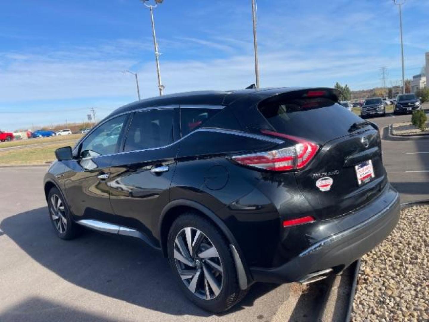 2016 Magnetic Black Nissan Murano Platinum AWD (5N1AZ2MH1GN) with an 3.5L V6 DOHC 24V engine, Continuously Variable Transmission transmission, located at 3301 W Hwy 13, Burnsville, MN, 55337, (952) 460-3200, 44.775333, -93.320808 - Photo#5