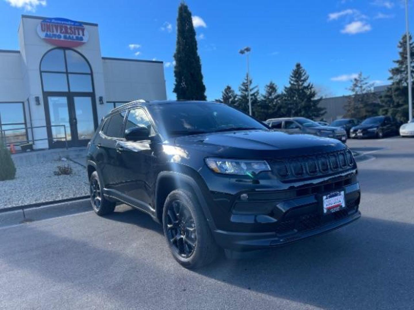 2022 Diamond Black Crystal Pearl Coat Jeep Compass Latitude 4WD (3C4NJDBB2NT) with an 2.4L L4 DOHC 16V engine, located at 3301 W Hwy 13, Burnsville, MN, 55337, (952) 460-3200, 44.775333, -93.320808 - Photo#0