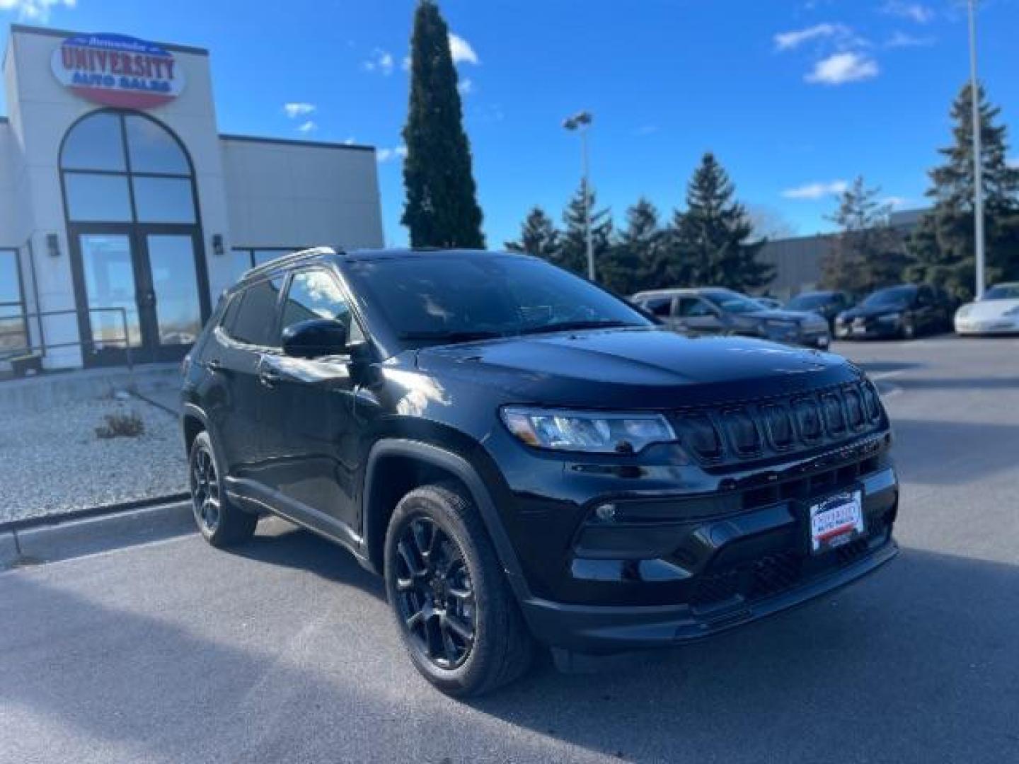 2022 Diamond Black Crystal Pearl Coat Jeep Compass Latitude 4WD (3C4NJDBB2NT) with an 2.4L L4 DOHC 16V engine, located at 3301 W Hwy 13, Burnsville, MN, 55337, (952) 460-3200, 44.775333, -93.320808 - Photo#9