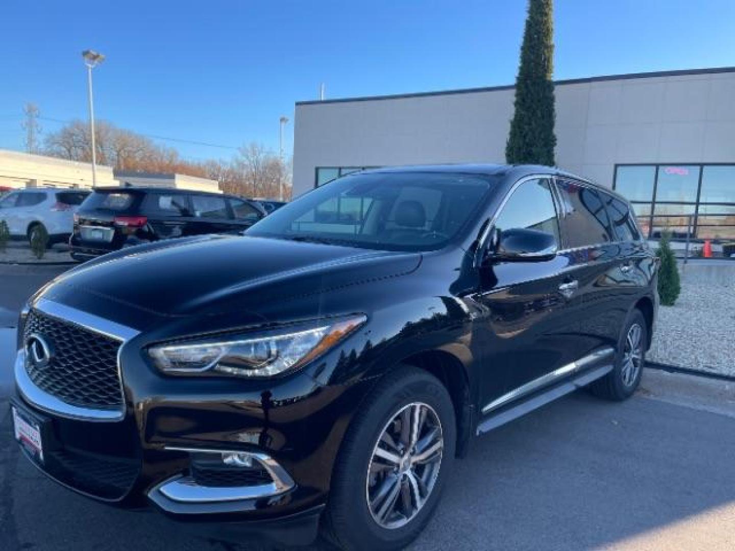 2019 Black Obsidian Infiniti QX60 PURE AWD (5N1DL0MM5KC) with an 3.5L V6 DOHC 24V engine, Continuously Variable Transmission transmission, located at 3301 W Hwy 13, Burnsville, MN, 55337, (952) 460-3200, 44.775333, -93.320808 - Photo#9