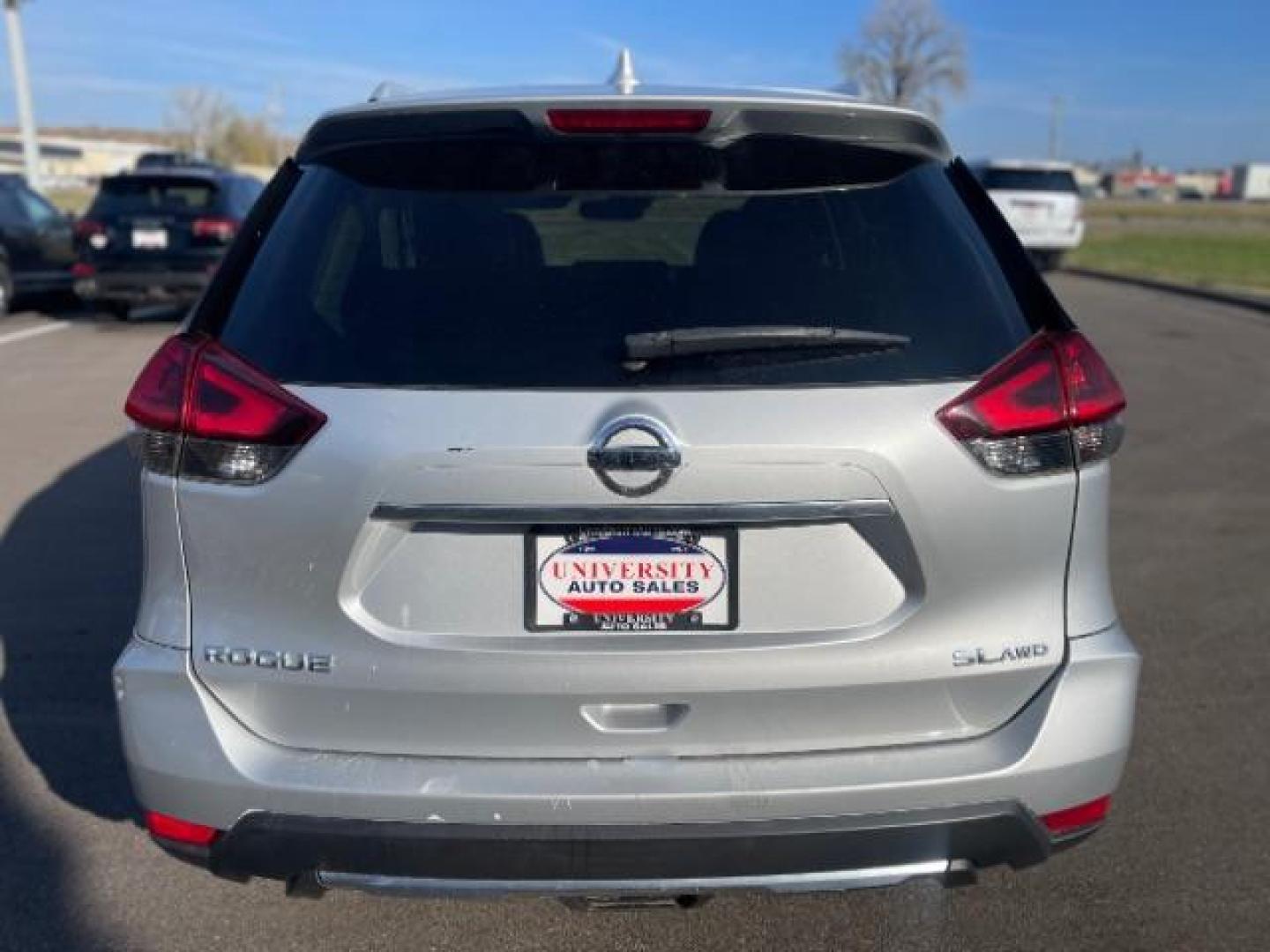 2018 Brilliant Silver Nissan Rogue SL AWD (5N1AT2MV1JC) with an 2.5L L4 DOHC 16V engine, Continuously Variable Transmission transmission, located at 3301 W Hwy 13, Burnsville, MN, 55337, (952) 460-3200, 44.775333, -93.320808 - Photo#3