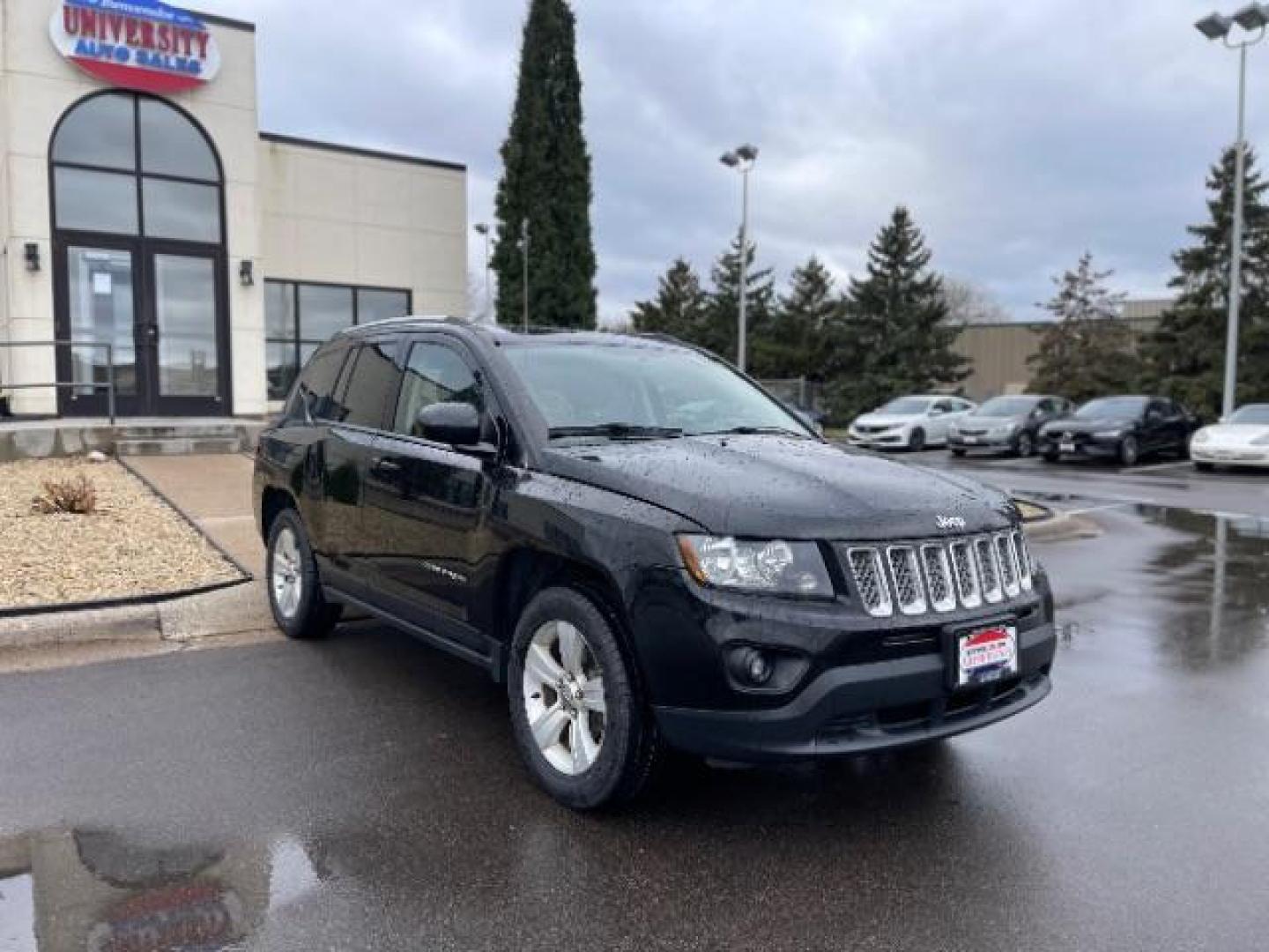 2017 Pitch Black Clear Coat Jeep Compass Latitude 4WD (1C4NJDEB9HD) with an 2.4L L4 DOHC 16V engine, 6-Speed Automatic transmission, located at 3301 W Hwy 13, Burnsville, MN, 55337, (952) 460-3200, 44.775333, -93.320808 - Photo#9