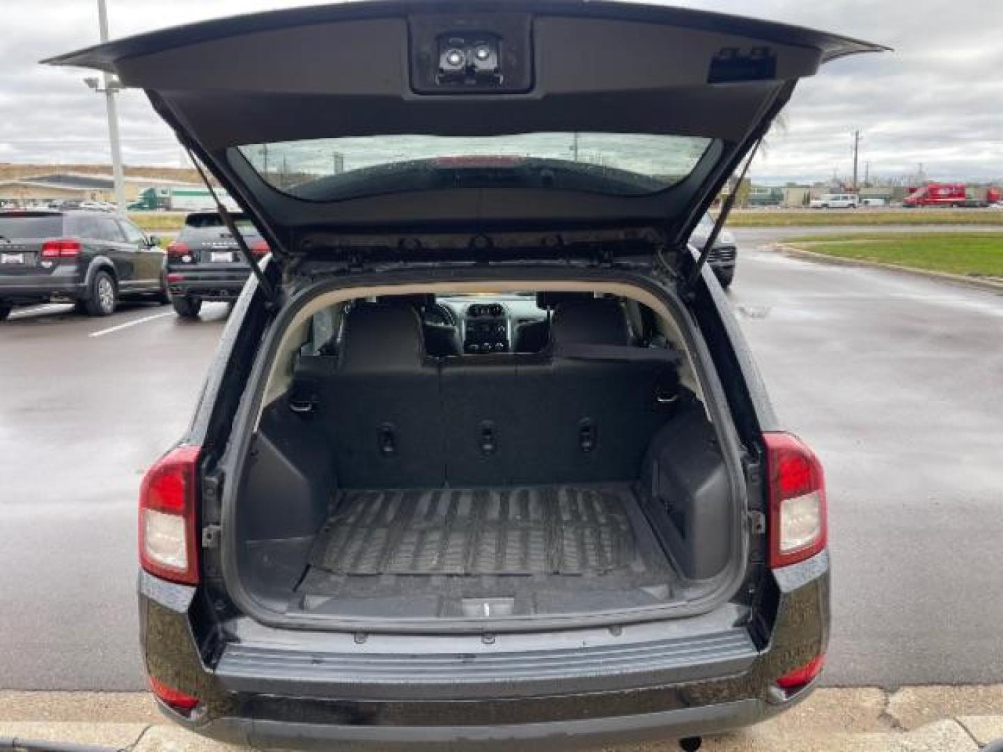 2017 Pitch Black Clear Coat Jeep Compass Latitude 4WD (1C4NJDEB9HD) with an 2.4L L4 DOHC 16V engine, 6-Speed Automatic transmission, located at 3301 W Hwy 13, Burnsville, MN, 55337, (952) 460-3200, 44.775333, -93.320808 - Photo#15