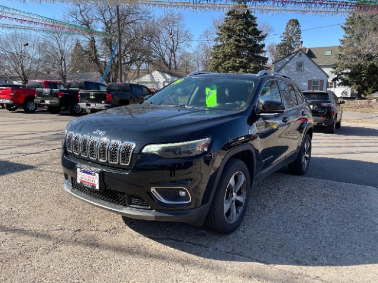2019 Diamond Black Crystal Pearl Coat Jeep Cherokee Limited 4WD (1C4PJMDX7KD) with an 3.2L V6 DOHC 24V engine, 9-Speed Automatic transmission, located at 745 S Robert St, St. Paul, MN, 55107, (651) 222-2991, 44.923389, -93.081215- Photo#2