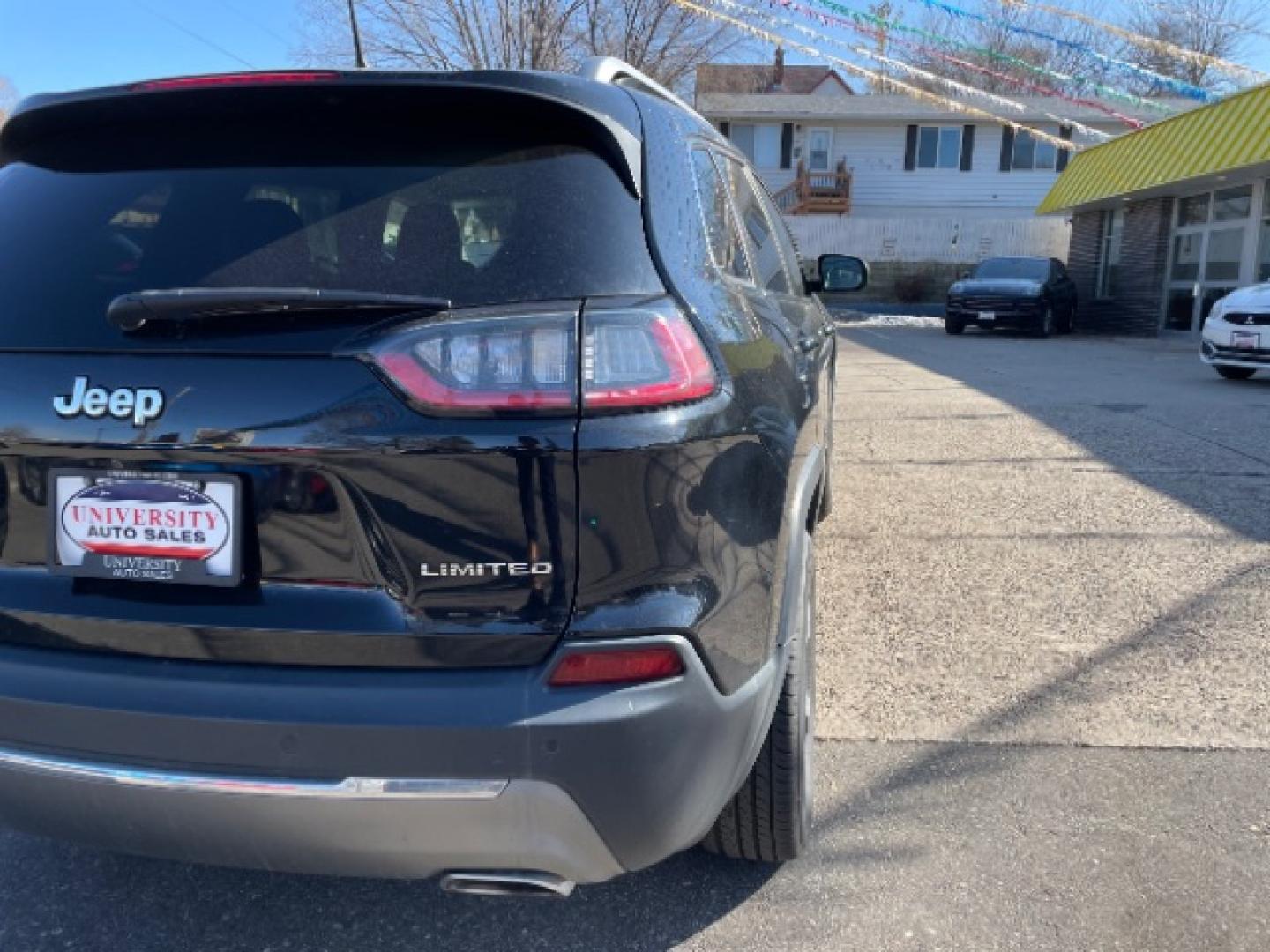 2019 Diamond Black Crystal Pearl Coat Jeep Cherokee Limited 4WD (1C4PJMDX7KD) with an 3.2L V6 DOHC 24V engine, 9-Speed Automatic transmission, located at 745 S Robert St, St. Paul, MN, 55107, (651) 222-2991, 44.923389, -93.081215- Photo#10