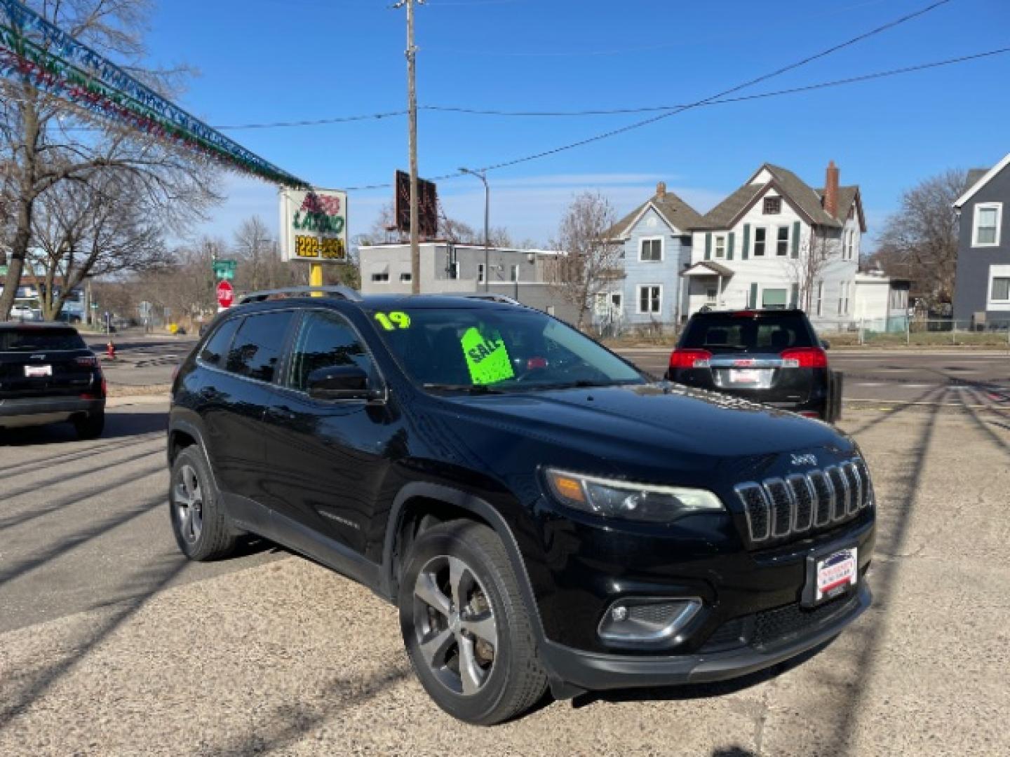 2019 Diamond Black Crystal Pearl Coat Jeep Cherokee Limited 4WD (1C4PJMDX7KD) with an 3.2L V6 DOHC 24V engine, 9-Speed Automatic transmission, located at 745 S Robert St, St. Paul, MN, 55107, (651) 222-2991, 44.923389, -93.081215- Photo#0