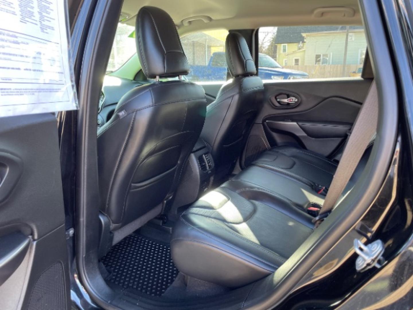 2019 Diamond Black Crystal Pearl Coat Jeep Cherokee Limited 4WD (1C4PJMDX7KD) with an 3.2L V6 DOHC 24V engine, 9-Speed Automatic transmission, located at 745 S Robert St, St. Paul, MN, 55107, (651) 222-2991, 44.923389, -93.081215- Photo#28