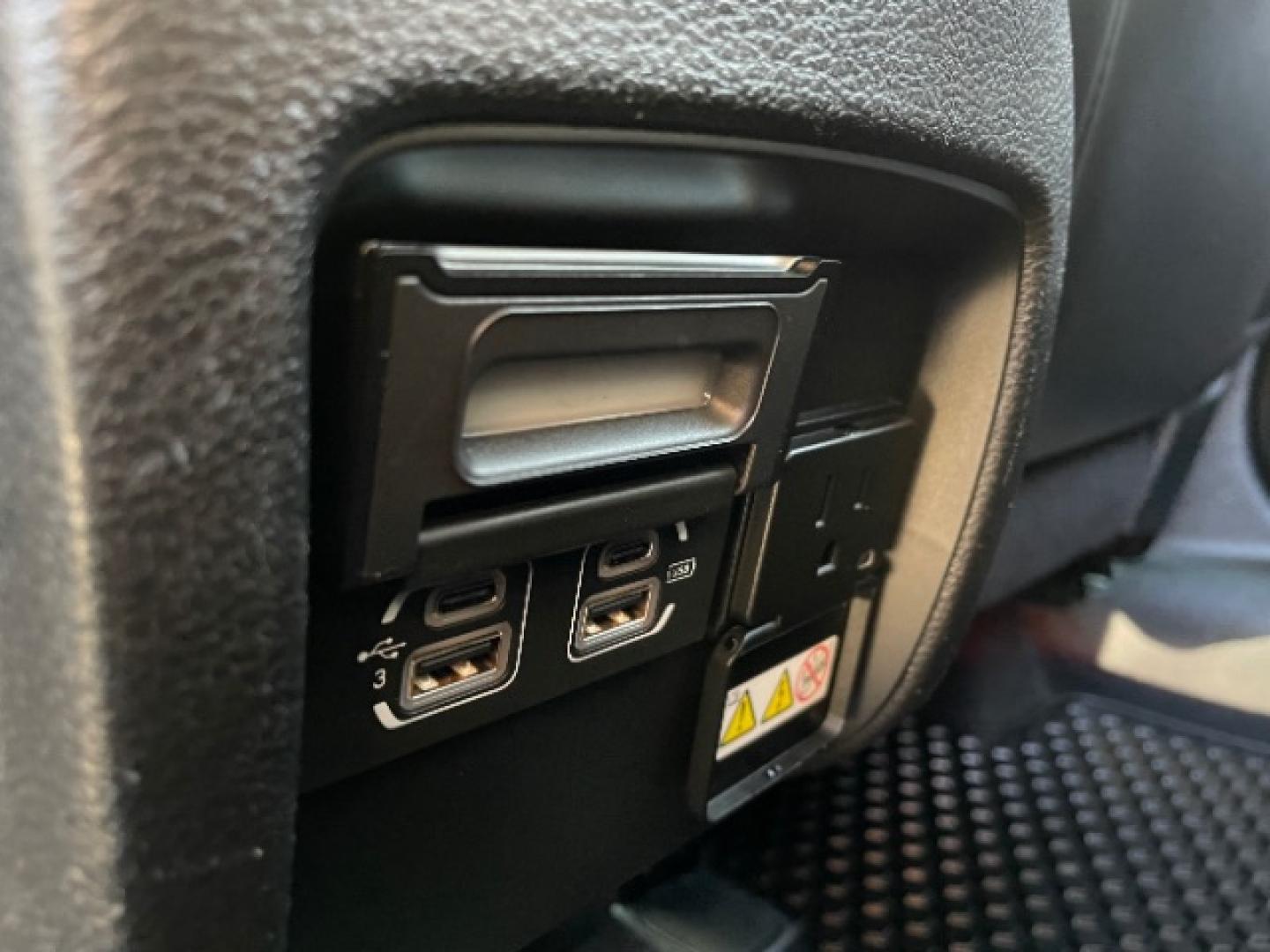 2019 Diamond Black Crystal Pearl Coat Jeep Cherokee Limited 4WD (1C4PJMDX7KD) with an 3.2L V6 DOHC 24V engine, 9-Speed Automatic transmission, located at 745 S Robert St, St. Paul, MN, 55107, (651) 222-2991, 44.923389, -93.081215- Photo#31