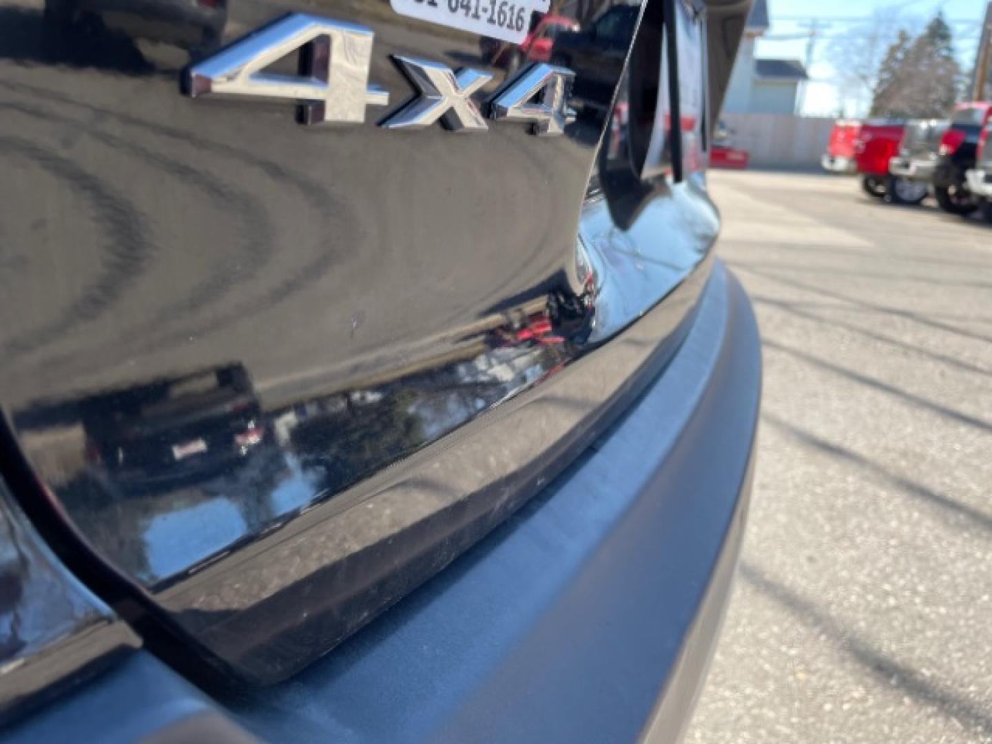 2019 Diamond Black Crystal Pearl Coat Jeep Cherokee Limited 4WD (1C4PJMDX7KD) with an 3.2L V6 DOHC 24V engine, 9-Speed Automatic transmission, located at 745 S Robert St, St. Paul, MN, 55107, (651) 222-2991, 44.923389, -93.081215- Photo#6