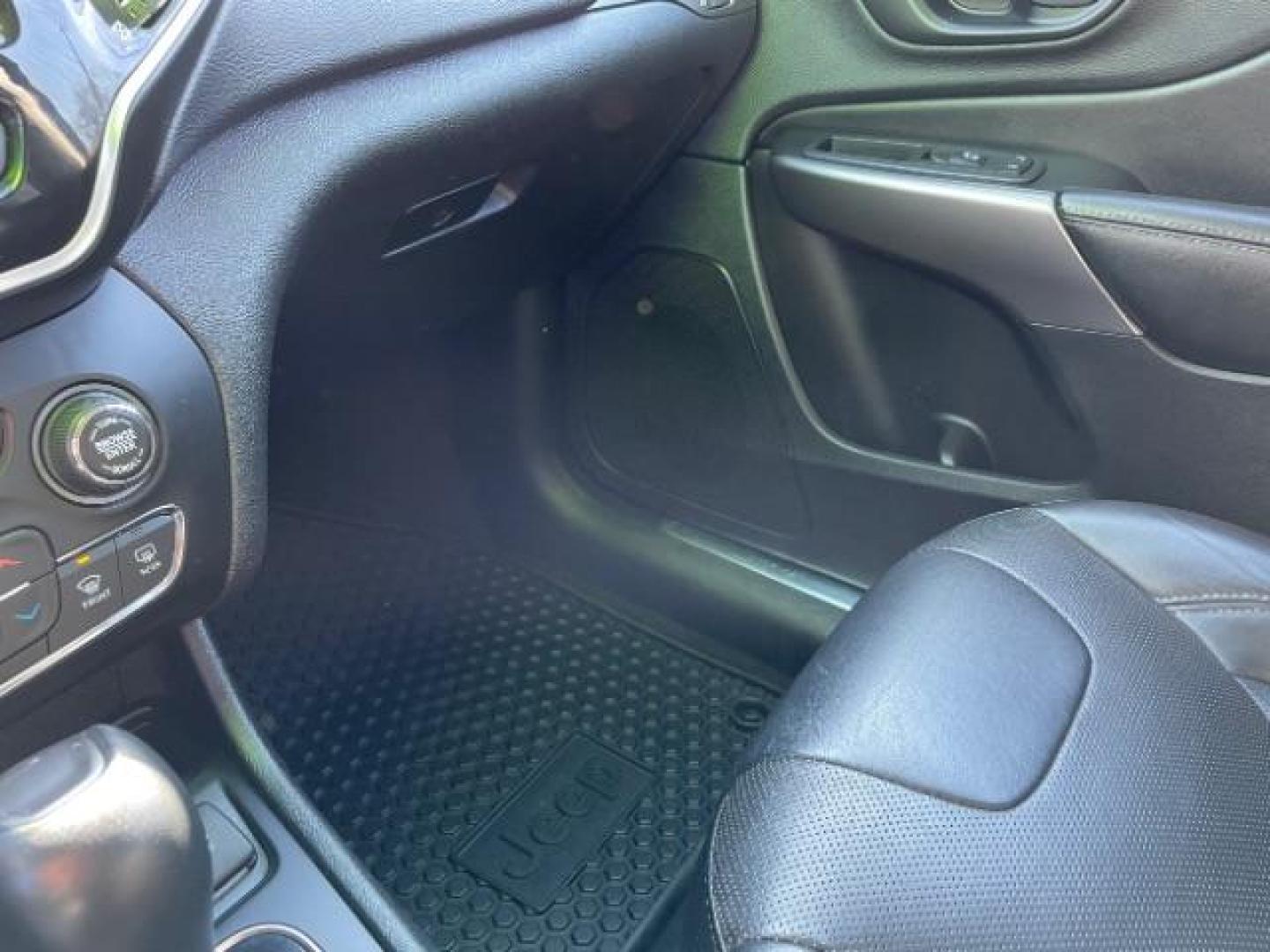 2019 Diamond Black Crystal Pearl Coat Jeep Cherokee Limited 4WD (1C4PJMDX7KD) with an 3.2L V6 DOHC 24V engine, 9-Speed Automatic transmission, located at 745 S Robert St, St. Paul, MN, 55107, (651) 222-2991, 44.923389, -93.081215 - Photo#26