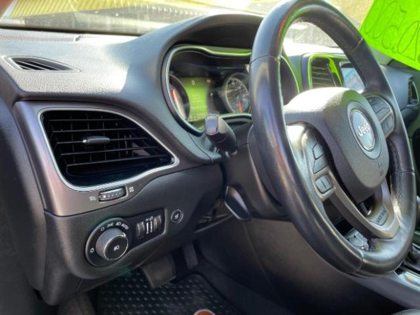 2019 Diamond Black Crystal Pearl Coat Jeep Cherokee Limited 4WD (1C4PJMDX7KD) with an 3.2L V6 DOHC 24V engine, 9-Speed Automatic transmission, located at 745 S Robert St, St. Paul, MN, 55107, (651) 222-2991, 44.923389, -93.081215 - Photo#18