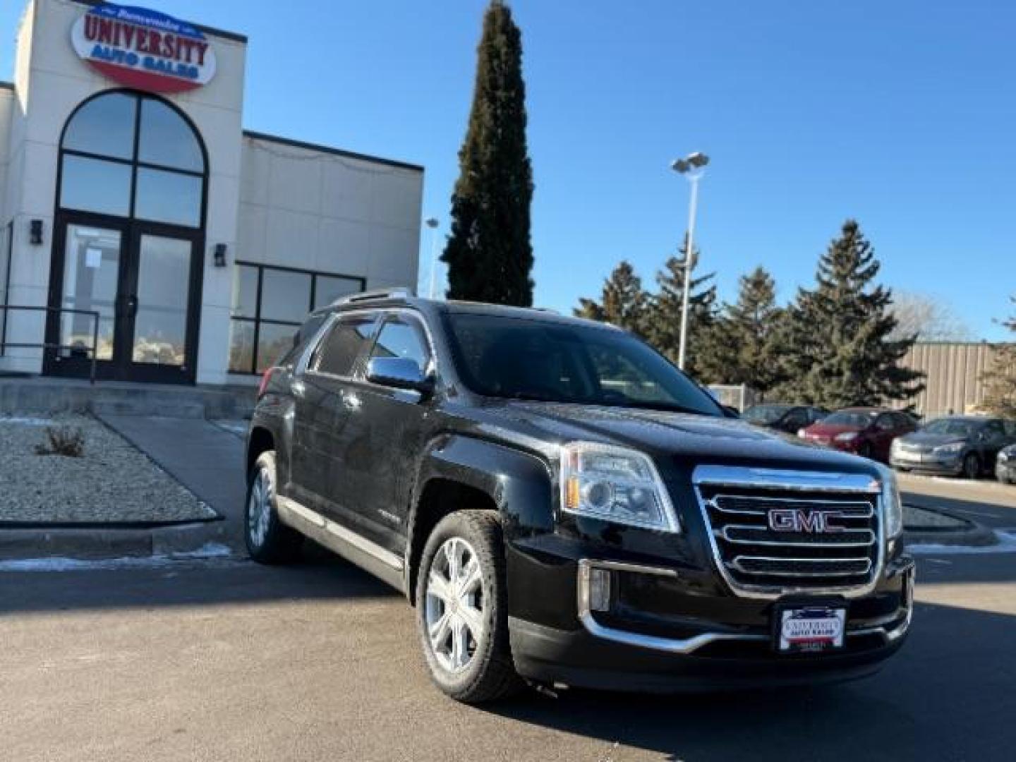 2016 Ebony Twilight Metallic GMC Terrain SLT AWD (2GKFLUE38G6) with an 3.6L V6 DOHC 24V engine, 6-Speed Automatic transmission, located at 3301 W Hwy 13, Burnsville, MN, 55337, (952) 460-3200, 44.775333, -93.320808 - Photo#2