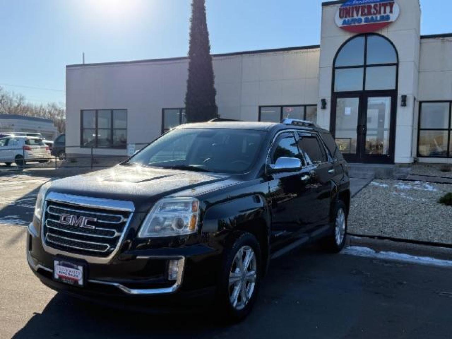 2016 Ebony Twilight Metallic GMC Terrain SLT AWD (2GKFLUE38G6) with an 3.6L V6 DOHC 24V engine, 6-Speed Automatic transmission, located at 3301 W Hwy 13, Burnsville, MN, 55337, (952) 460-3200, 44.775333, -93.320808 - Photo#3