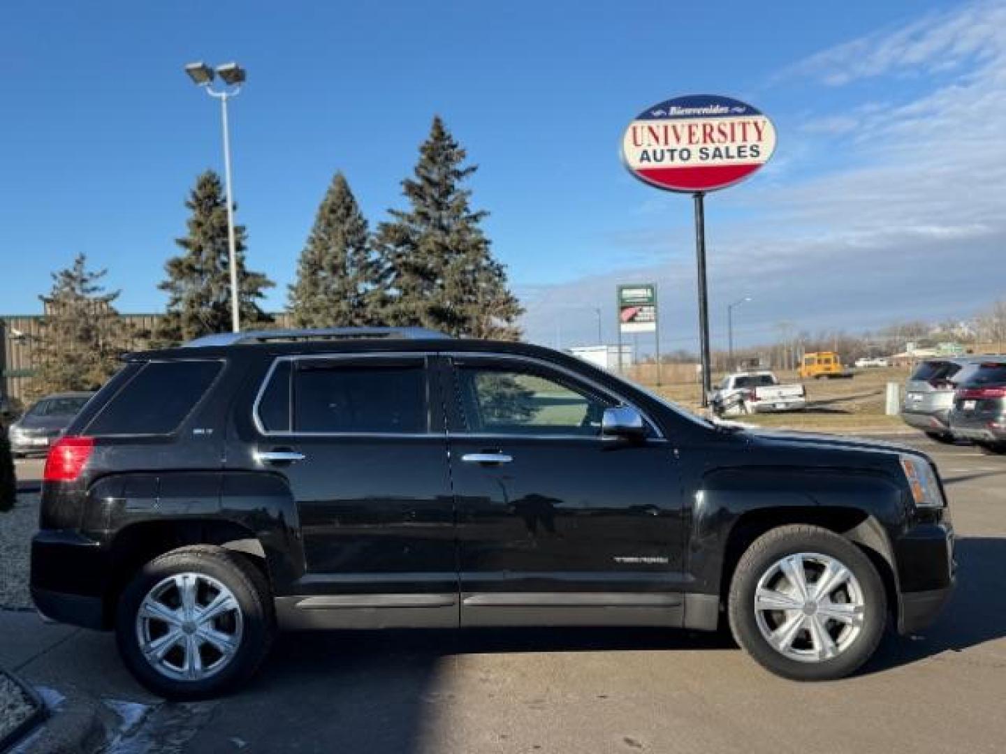 2016 Ebony Twilight Metallic GMC Terrain SLT AWD (2GKFLUE38G6) with an 3.6L V6 DOHC 24V engine, 6-Speed Automatic transmission, located at 3301 W Hwy 13, Burnsville, MN, 55337, (952) 460-3200, 44.775333, -93.320808 - Photo#8