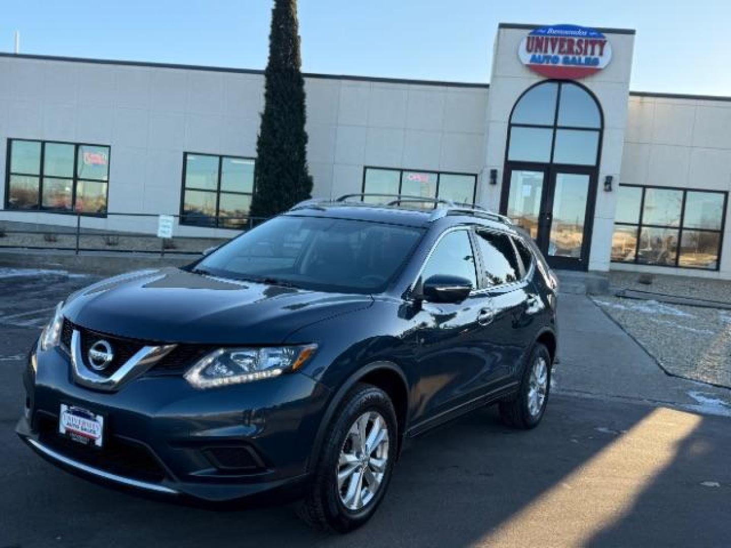 2015 Arctic Blue Metallic Nissan Rogue SV AWD (5N1AT2MV1FC) with an 2.5L L4 DOHC 16V engine, Continuously Variable Transmission transmission, located at 3301 W Hwy 13, Burnsville, MN, 55337, (952) 460-3200, 44.775333, -93.320808 - Photo#2