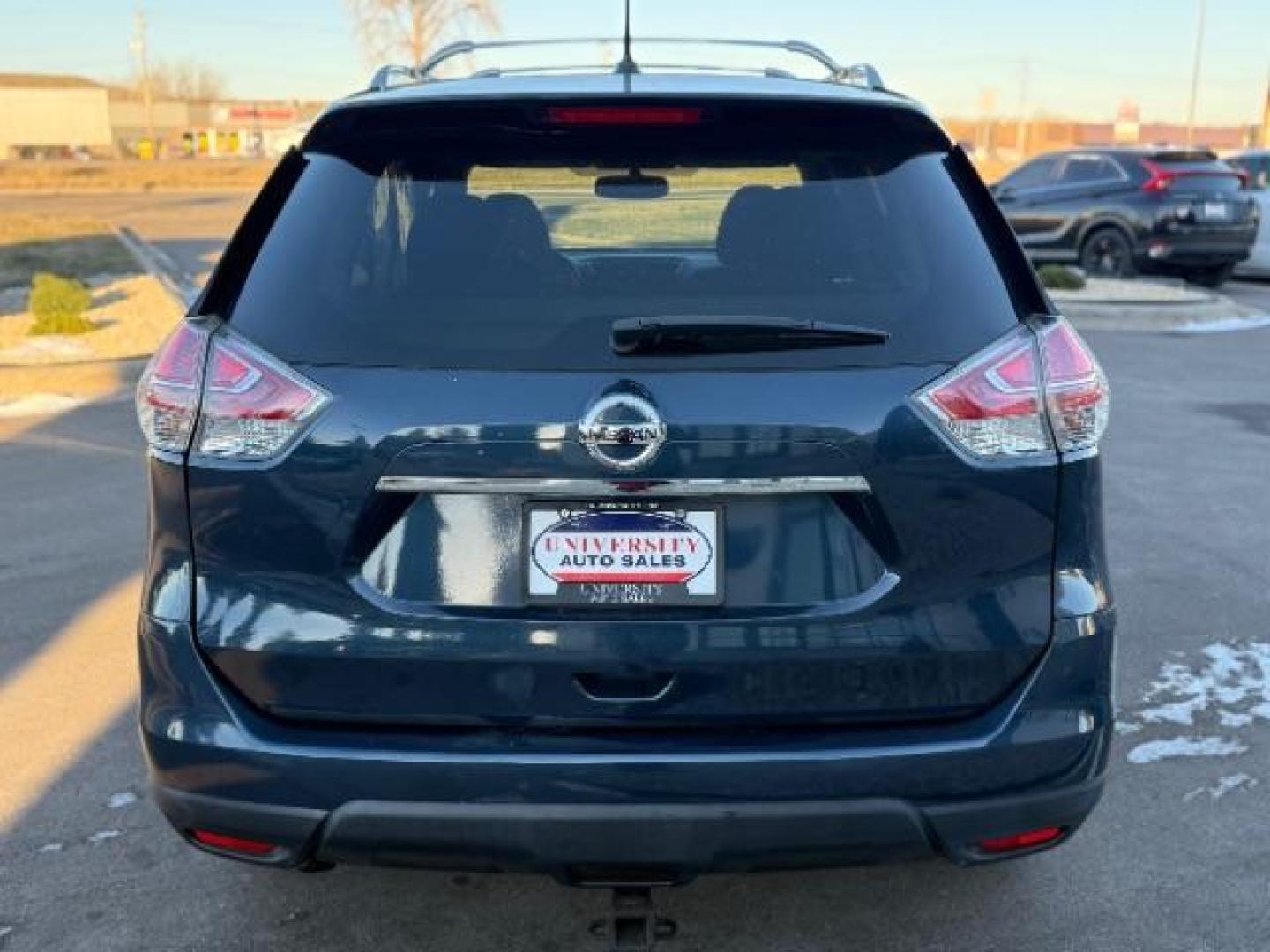 2015 Arctic Blue Metallic Nissan Rogue SV AWD (5N1AT2MV1FC) with an 2.5L L4 DOHC 16V engine, Continuously Variable Transmission transmission, located at 3301 W Hwy 13, Burnsville, MN, 55337, (952) 460-3200, 44.775333, -93.320808 - Photo#5