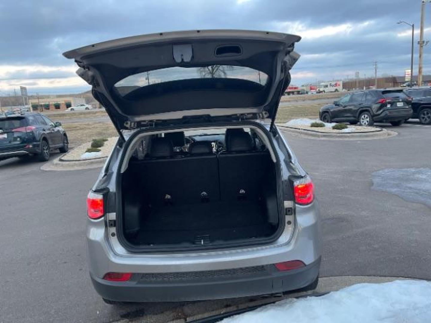 2018 Billet Silver Metallic Clear Coat/Black Clear Coat Jeep Compass Limited 4WD (3C4NJDCB5JT) with an 2.4L L4 DOHC 16V engine, Continuously Variable Transmission transmission, located at 3301 W Hwy 13, Burnsville, MN, 55337, (952) 460-3200, 44.775333, -93.320808 - Photo#11