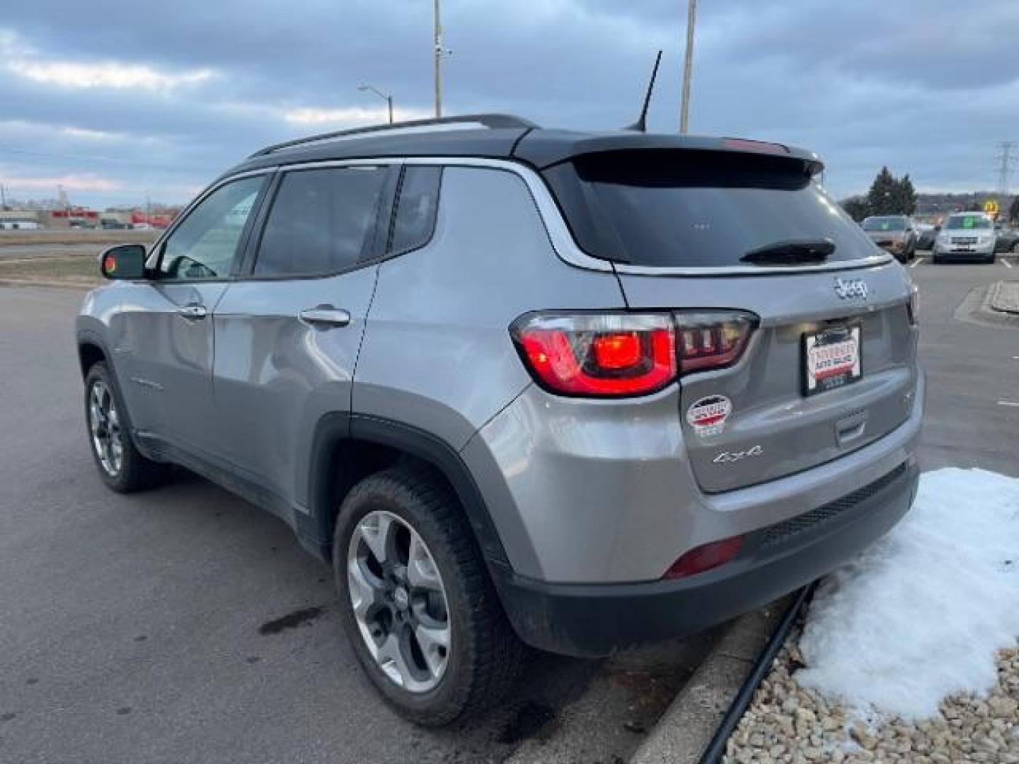 2018 Billet Silver Metallic Clear Coat/Black Clear Coat Jeep Compass Limited 4WD (3C4NJDCB5JT) with an 2.4L L4 DOHC 16V engine, Continuously Variable Transmission transmission, located at 3301 W Hwy 13, Burnsville, MN, 55337, (952) 460-3200, 44.775333, -93.320808 - Photo#6