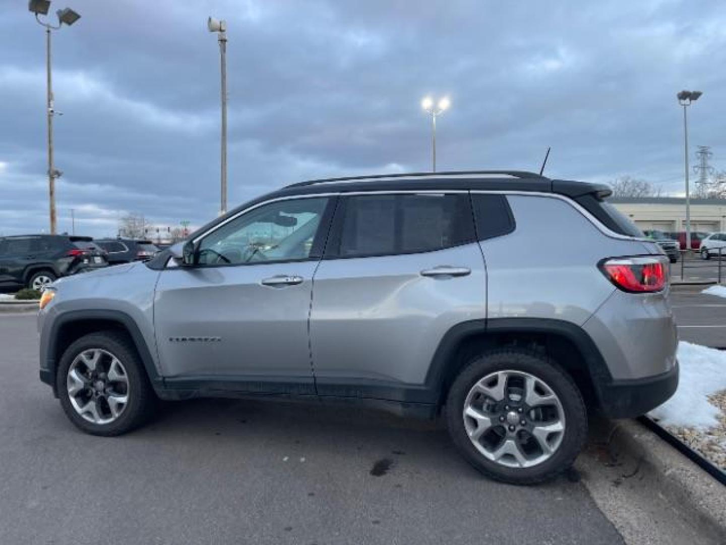 2018 Billet Silver Metallic Clear Coat/Black Clear Coat Jeep Compass Limited 4WD (3C4NJDCB5JT) with an 2.4L L4 DOHC 16V engine, Continuously Variable Transmission transmission, located at 3301 W Hwy 13, Burnsville, MN, 55337, (952) 460-3200, 44.775333, -93.320808 - Photo#7