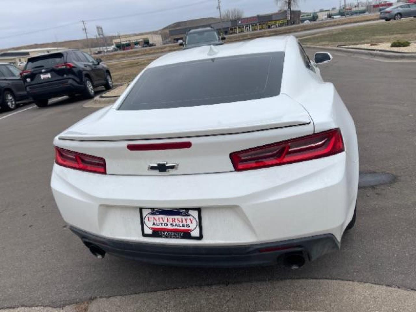 2017 Summit White Chevrolet Camaro 1LT Coupe (1G1FA1RX7H0) with an 2.0L L4 DOHC 16V TURBO engine, 6-Speed Manual transmission, located at 745 S Robert St, St. Paul, MN, 55107, (651) 222-2991, 44.923389, -93.081215 - Photo#5