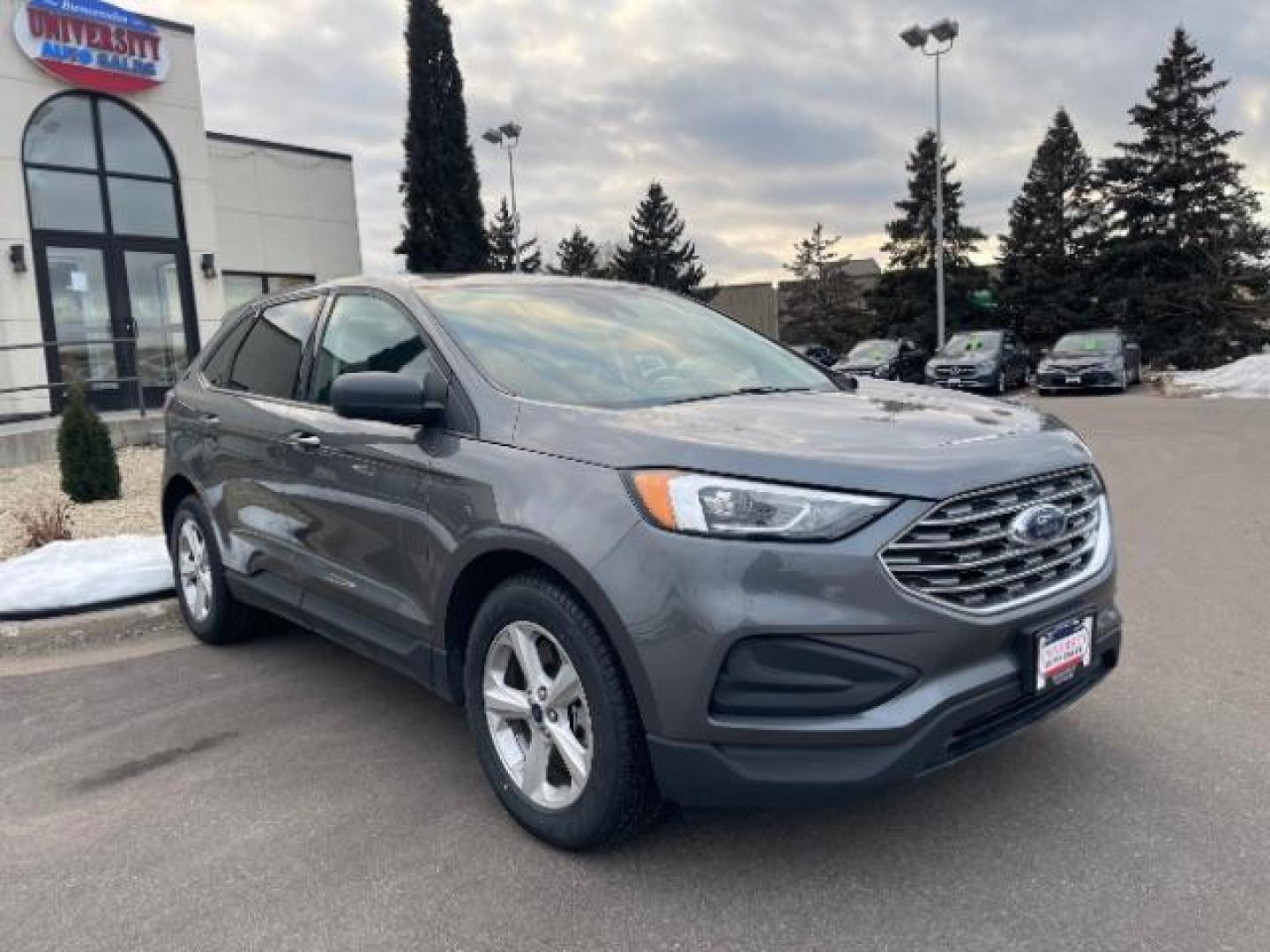 2022 Iconic Silver Metallic Ford Edge SE AWD (2FMPK4G94NB) with an 2.0L L4 DOHC 16V engine, 6-Speed Automatic transmission, located at 3301 W Hwy 13, Burnsville, MN, 55337, (952) 460-3200, 44.775333, -93.320808 - Photo#2