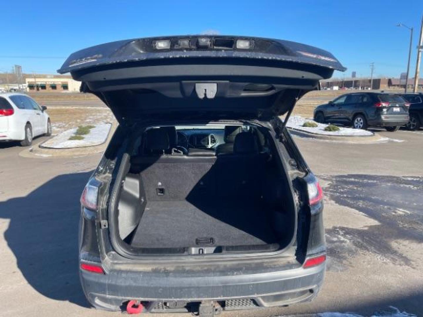 2019 Diamond Black Crystal Pearl Coat Jeep Cherokee Trailhawk Elite 4WD (1C4PJMBX8KD) with an 3.2L V6 DOHC 24V engine, 9-Speed Automatic transmission, located at 3301 W Hwy 13, Burnsville, MN, 55337, (952) 460-3200, 44.775333, -93.320808 - Photo#11