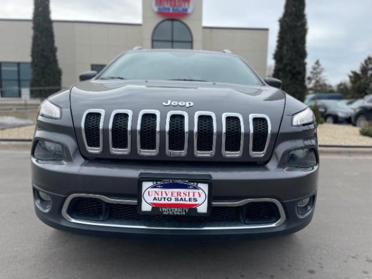 2018 Granite Crystal Metallic Clearcoat Jeep Cherokee Limited 4x4 (1C4PJMDB7JD) with an Pentastar 3.2L V-6 DOHC engine, located at 745 S Robert St, St. Paul, MN, 55107, (651) 222-2991, 44.923389, -93.081215 - Photo#2