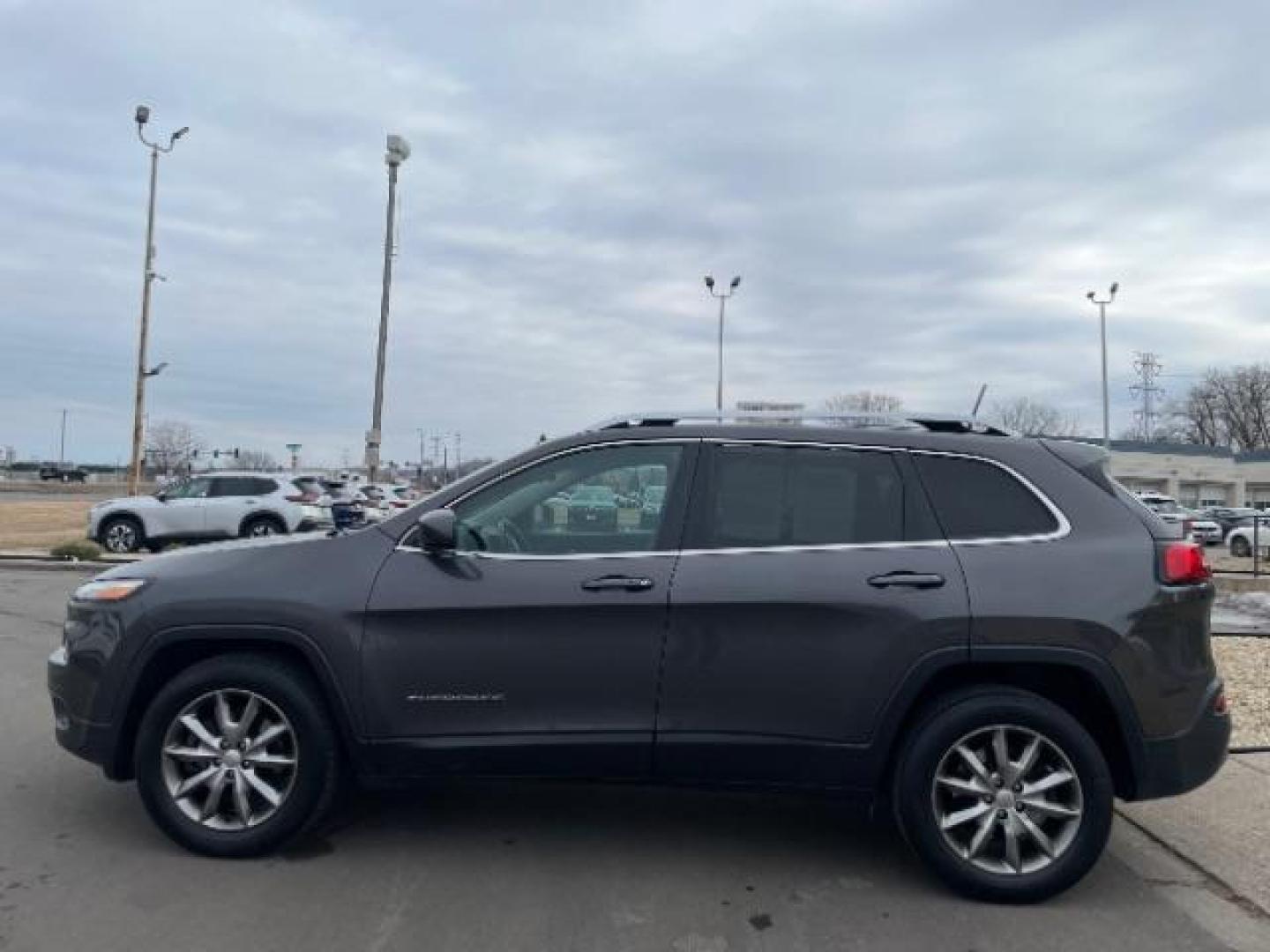 2018 Granite Crystal Metallic Clearcoat Jeep Cherokee Limited 4x4 (1C4PJMDB7JD) with an Pentastar 3.2L V-6 DOHC engine, located at 745 S Robert St, St. Paul, MN, 55107, (651) 222-2991, 44.923389, -93.081215 - Photo#6