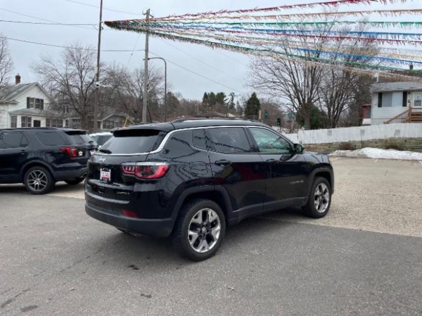 2019 Black Clearcoat /Black Jeep Compass Limited 4x4 (3C4NJDCB7KT) with an 2.4L I-4 variable valve control engine, located at 3301 W Hwy 13, Burnsville, MN, 55337, (952) 460-3200, 44.775333, -93.320808 - Photo#6