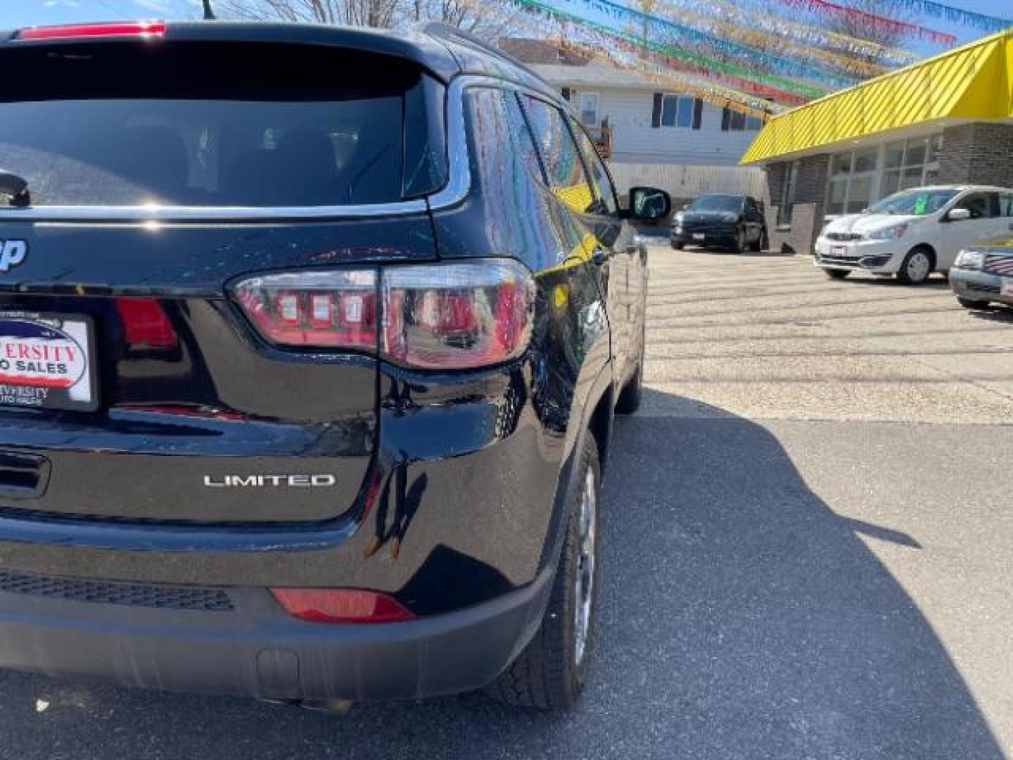 2019 Black Clearcoat /Black Jeep Compass Limited 4x4 (3C4NJDCB7KT) with an 2.4L I-4 variable valve control engine, located at 3301 W Hwy 13, Burnsville, MN, 55337, (952) 460-3200, 44.775333, -93.320808 - Photo#7