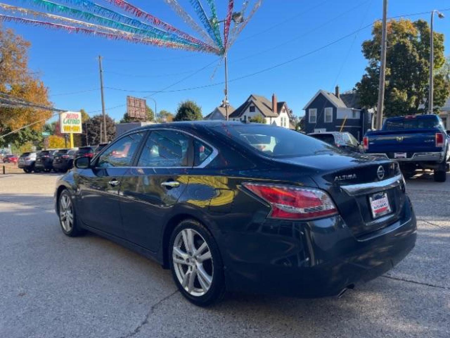 2014 Storm Blue Metallic Nissan Altima 3.5 SL (1N4BL3AP3EC) with an 3.5L V6 DOHC 24V engine, Continuously Variabl transmission, located at 745 S Robert St, St. Paul, MN, 55107, (651) 222-2991, 44.923389, -93.081215 - Photo#6