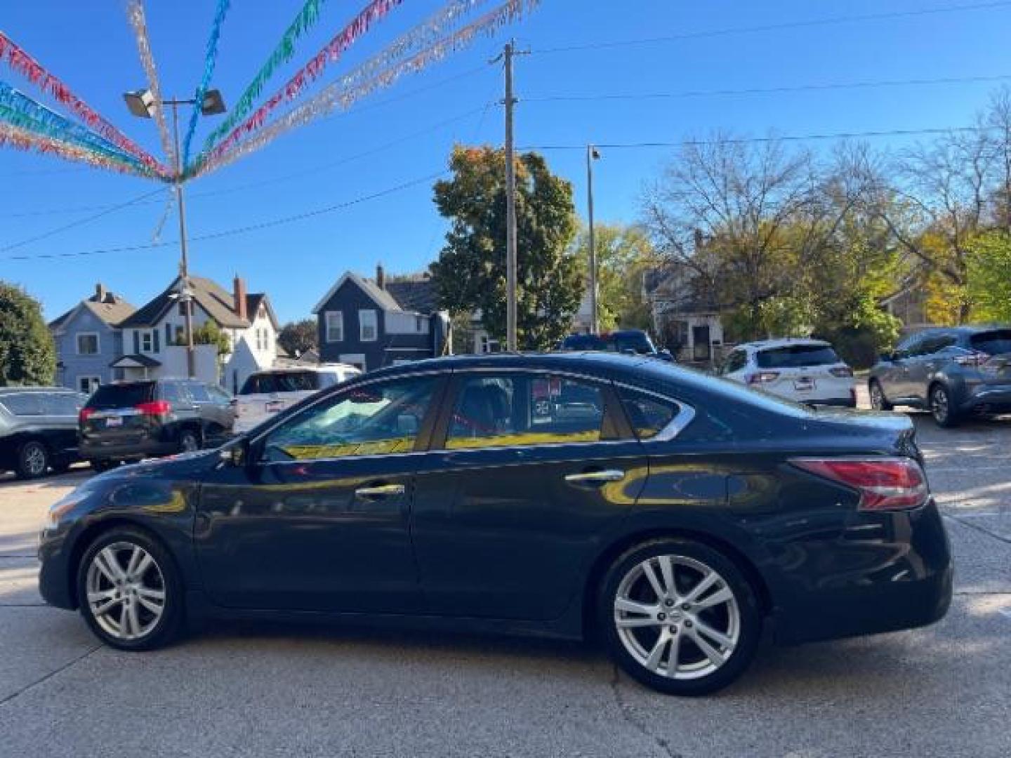 2014 Storm Blue Metallic Nissan Altima 3.5 SL (1N4BL3AP3EC) with an 3.5L V6 DOHC 24V engine, Continuously Variabl transmission, located at 745 S Robert St, St. Paul, MN, 55107, (651) 222-2991, 44.923389, -93.081215 - Photo#7