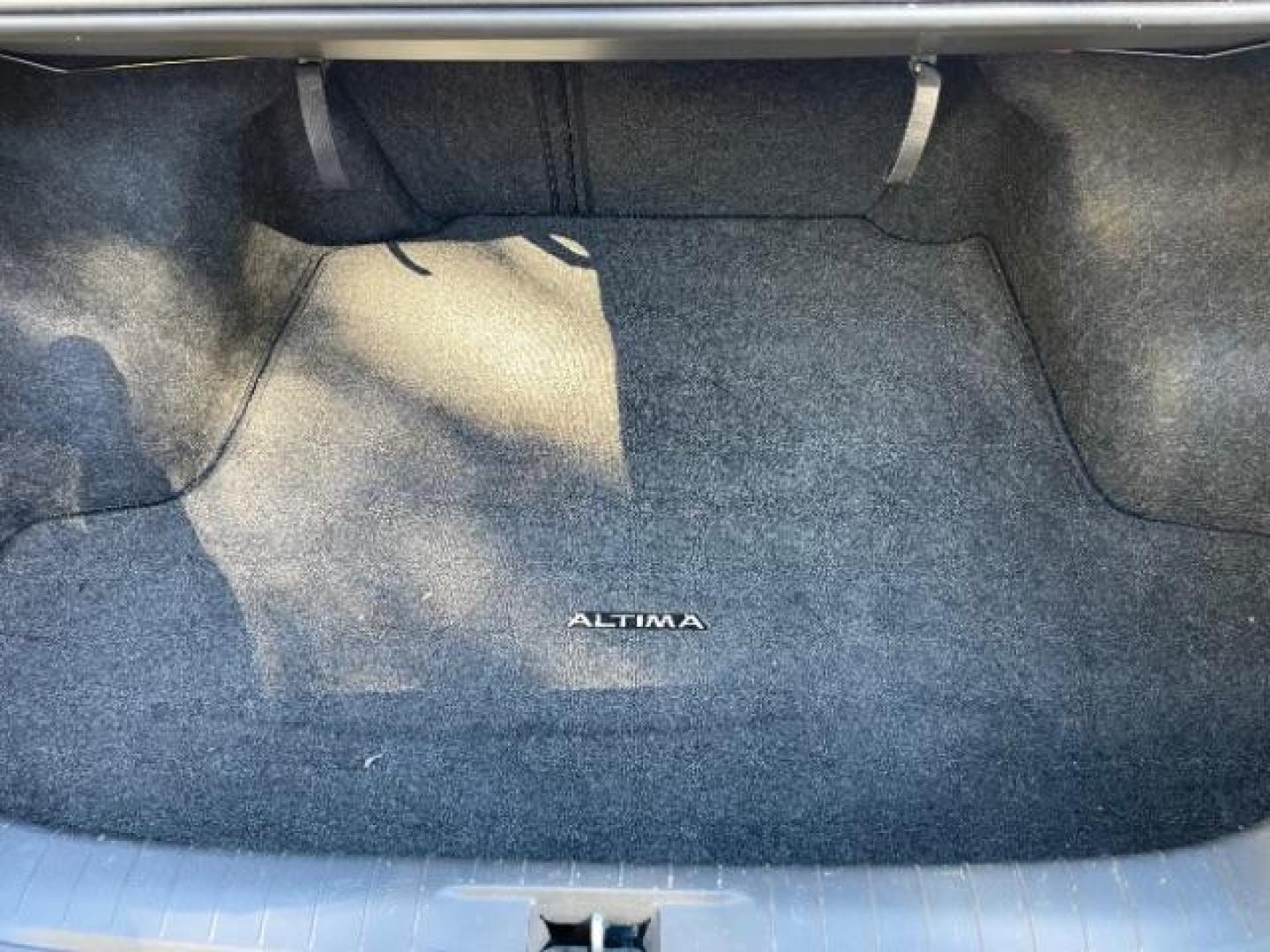 2014 Storm Blue Metallic Nissan Altima 3.5 SL (1N4BL3AP3EC) with an 3.5L V6 DOHC 24V engine, Continuously Variabl transmission, located at 745 S Robert St, St. Paul, MN, 55107, (651) 222-2991, 44.923389, -93.081215 - Photo#9