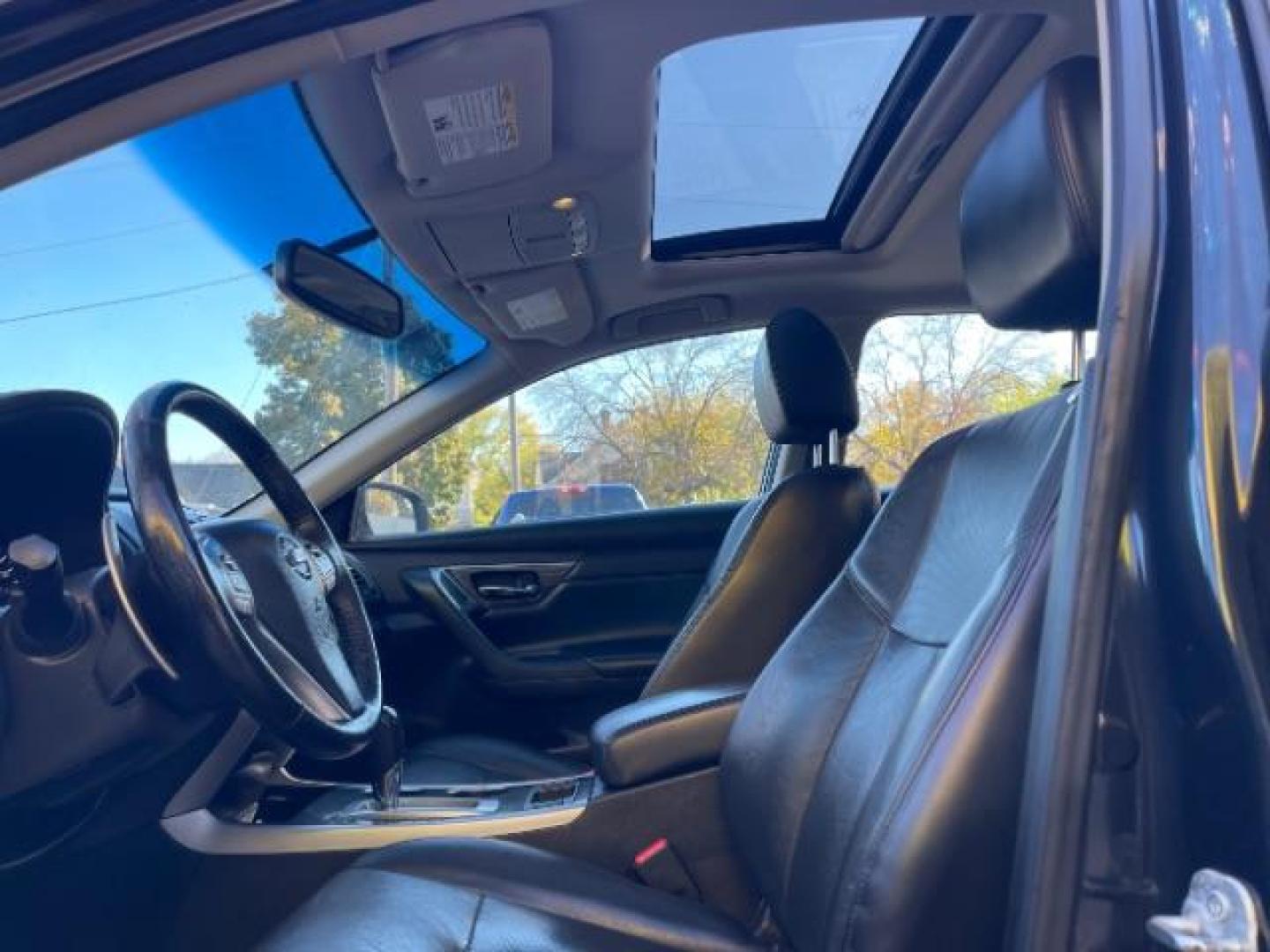 2014 Storm Blue Metallic Nissan Altima 3.5 SL (1N4BL3AP3EC) with an 3.5L V6 DOHC 24V engine, Continuously Variabl transmission, located at 745 S Robert St, St. Paul, MN, 55107, (651) 222-2991, 44.923389, -93.081215 - Photo#15