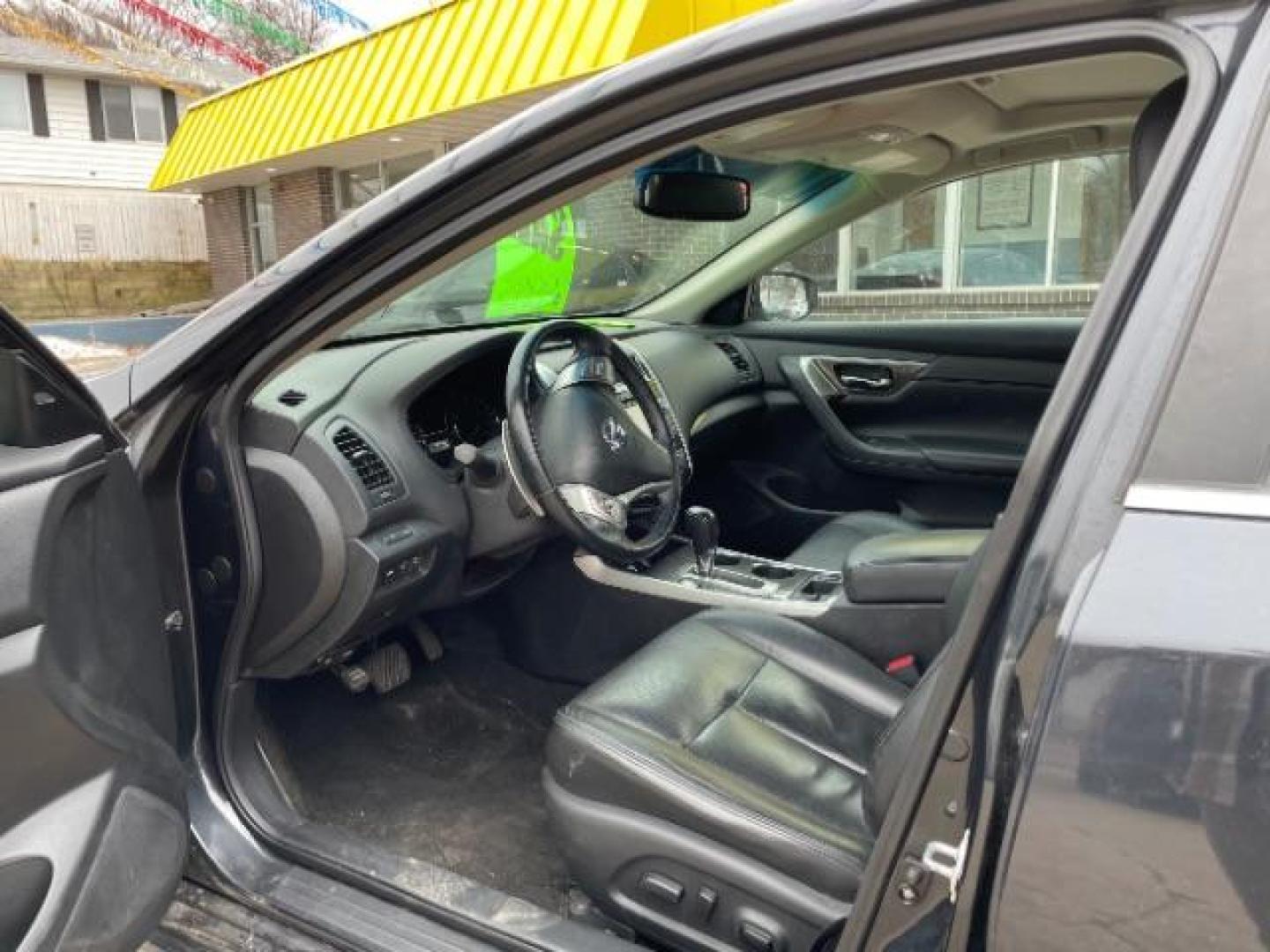 2014 Storm Blue Metallic Nissan Altima 3.5 SL (1N4BL3AP3EC) with an 3.5L V6 DOHC 24V engine, Continuously Variable Transmission transmission, located at 745 S Robert St, St. Paul, MN, 55107, (651) 222-2991, 44.923389, -93.081215 - Photo#8