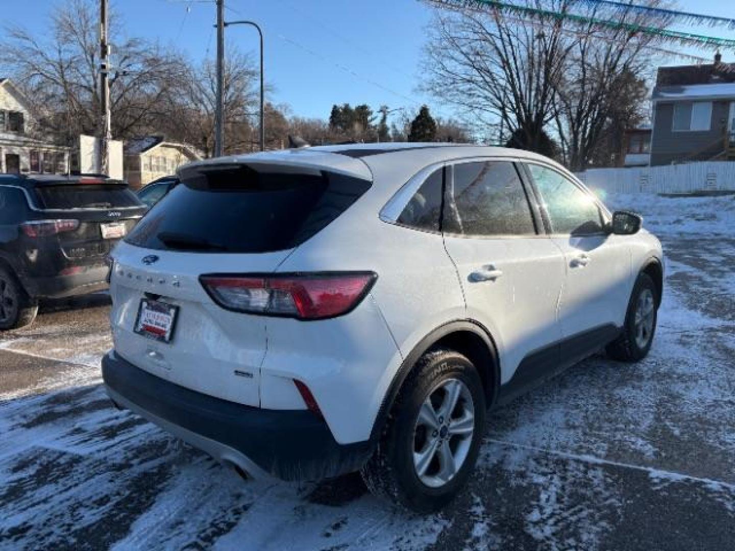 2021 Oxford White Ford Escape SE Plug-In Hybrid (1FMCU0EZ6MU) with an Duratec 2.5L I-4 DOHC engine, located at 745 S Robert St, St. Paul, MN, 55107, (651) 222-2991, 44.923389, -93.081215 - Photo#3