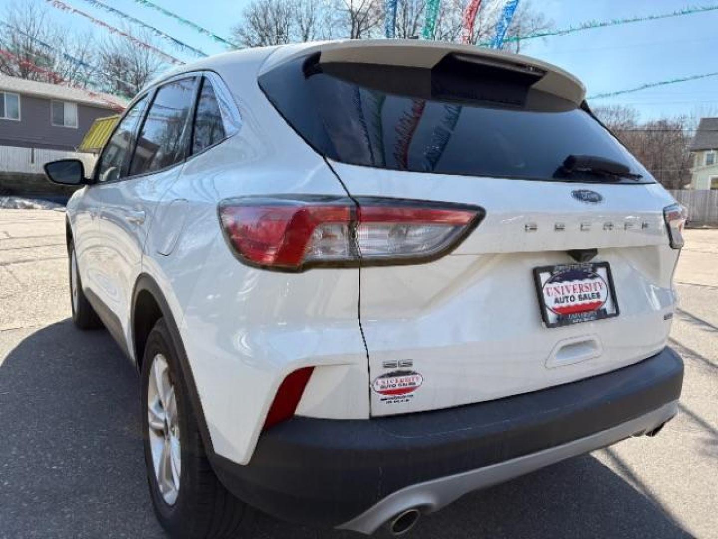 2021 Oxford White Ford Escape SE Plug-In Hybrid (1FMCU0EZ6MU) with an Duratec 2.5L I-4 DOHC engine, located at 745 S Robert St, St. Paul, MN, 55107, (651) 222-2991, 44.923389, -93.081215 - Photo#6