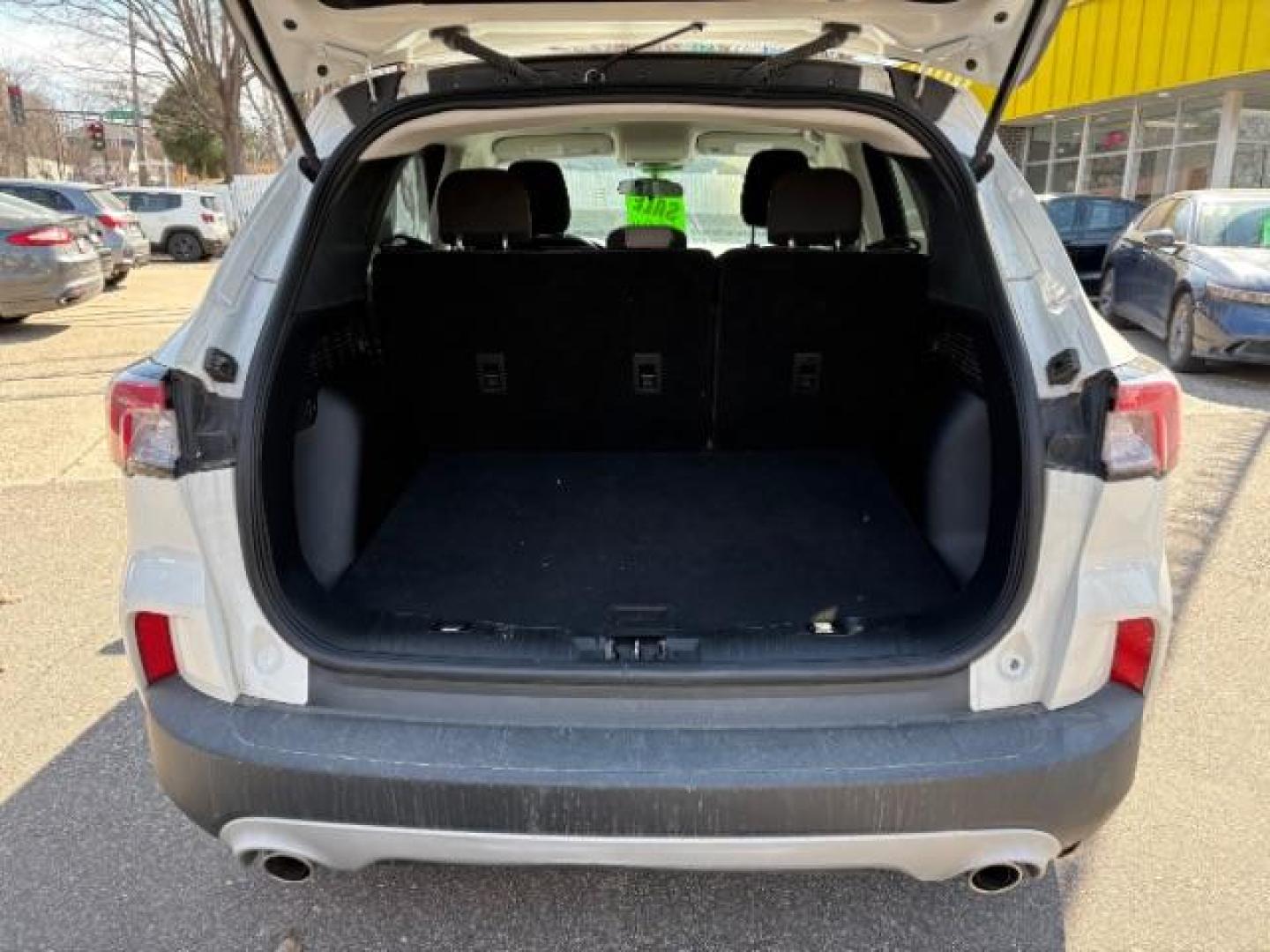 2021 Oxford White Ford Escape SE Plug-In Hybrid (1FMCU0EZ6MU) with an Duratec 2.5L I-4 DOHC engine, located at 745 S Robert St, St. Paul, MN, 55107, (651) 222-2991, 44.923389, -93.081215 - Photo#10