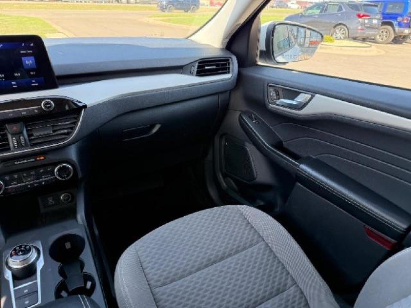 2021 Oxford White Ford Escape SE Plug-In Hybrid (1FMCU0EZ6MU) with an Duratec 2.5L I-4 DOHC engine, located at 745 S Robert St, St. Paul, MN, 55107, (651) 222-2991, 44.923389, -93.081215 - Photo#14