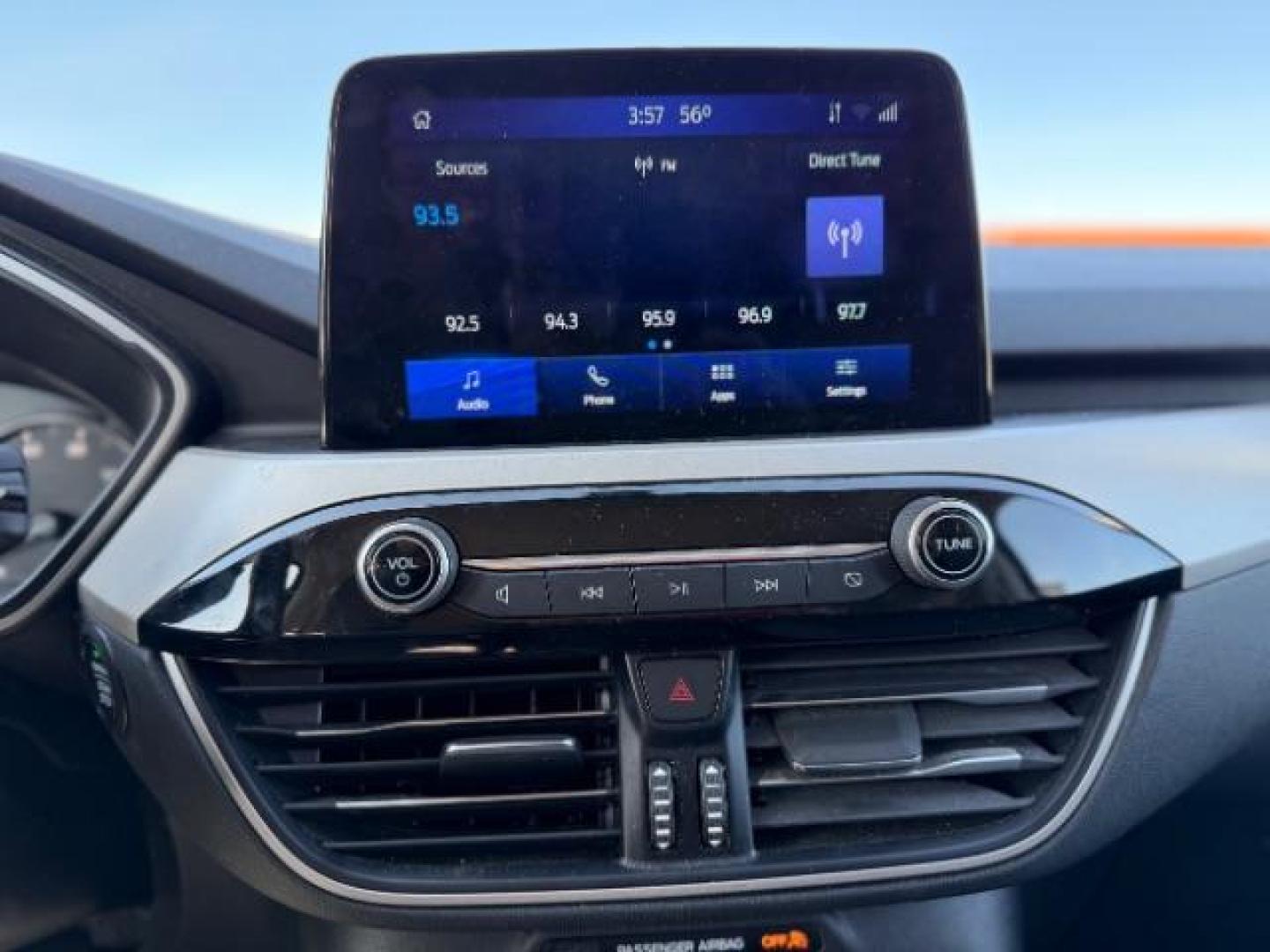 2021 Oxford White Ford Escape SE Plug-In Hybrid (1FMCU0EZ6MU) with an Duratec 2.5L I-4 DOHC engine, located at 745 S Robert St, St. Paul, MN, 55107, (651) 222-2991, 44.923389, -93.081215 - Photo#15
