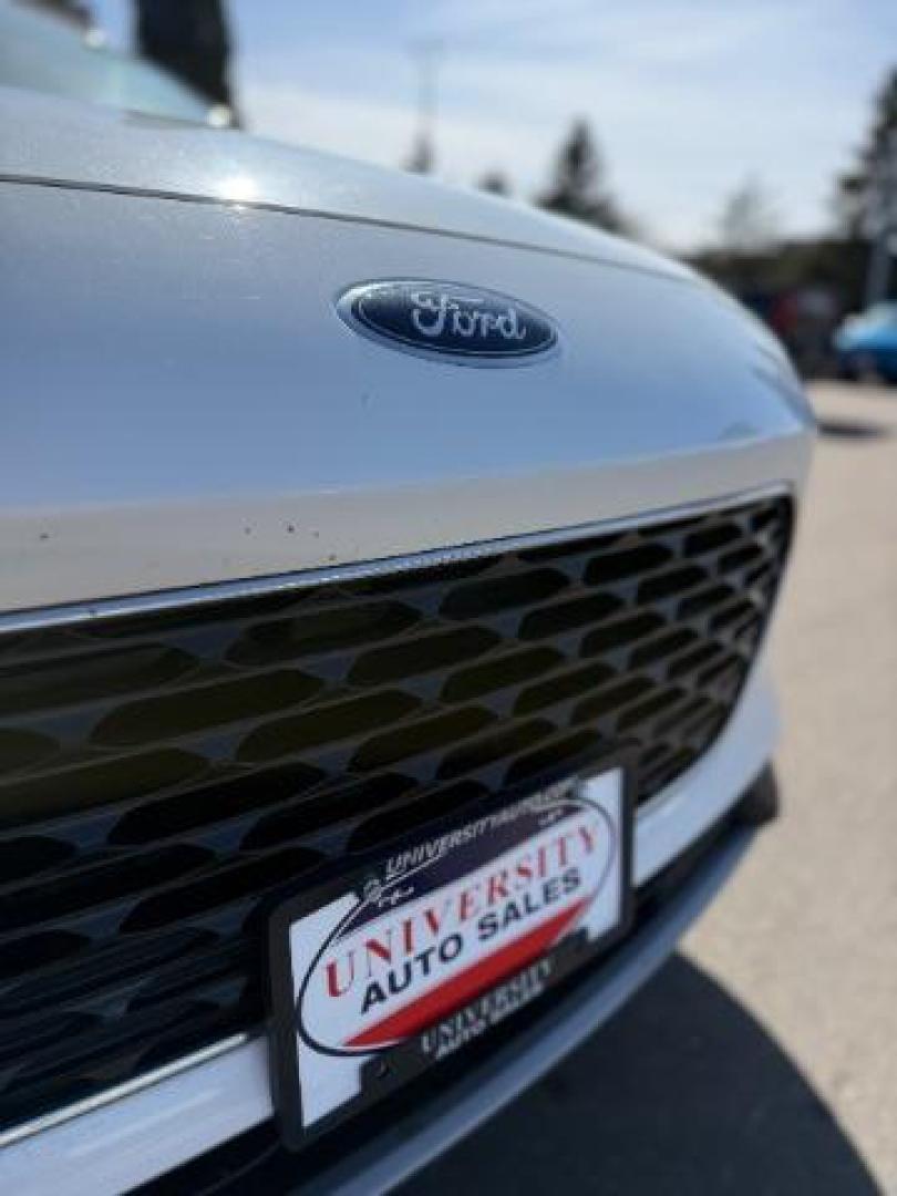 2021 Oxford White Ford Escape SE Plug-In Hybrid (1FMCU0EZ6MU) with an Duratec 2.5L I-4 DOHC engine, located at 745 S Robert St, St. Paul, MN, 55107, (651) 222-2991, 44.923389, -93.081215 - Photo#8