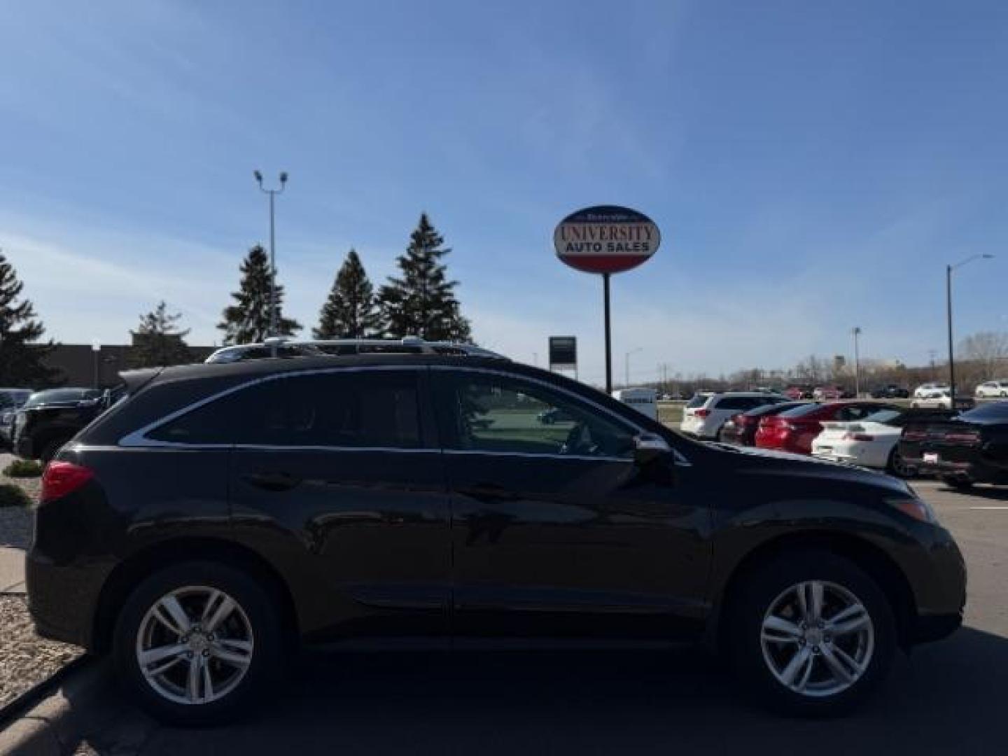 2014 Gray Acura RDX . (5J8TB3H33EL) , located at 745 S Robert St, St. Paul, MN, 55107, (651) 222-2991, 44.923389, -93.081215 - Photo#4