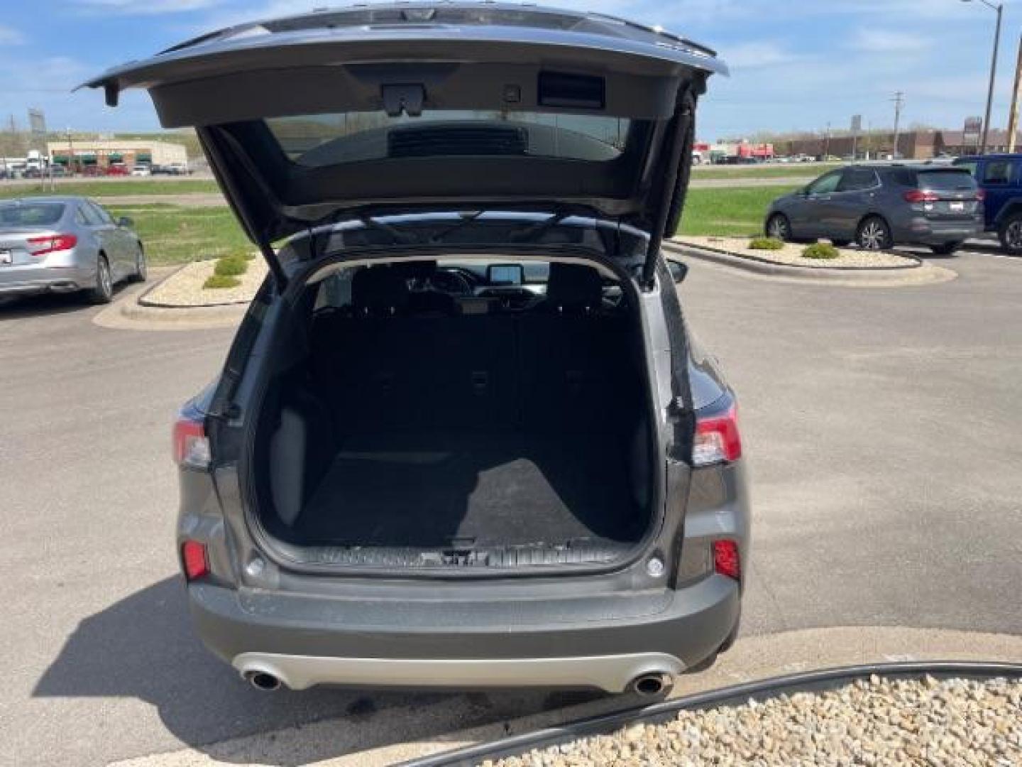 2022 Carbonized Gray Metallic Ford Escape SE (1FMCU9G61NU) with an EcoBoost 1.5L I-3 port/direct injection engine, located at 3301 W Hwy 13, Burnsville, MN, 55337, (952) 460-3200, 44.775333, -93.320808 - Photo#9