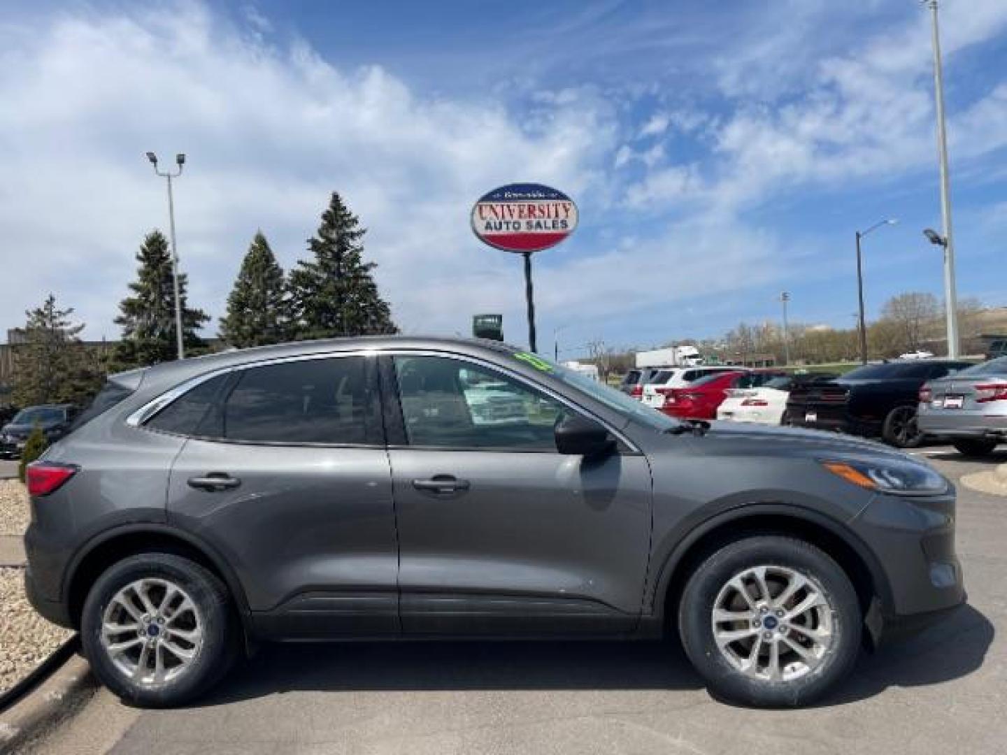 2022 Carbonized Gray Metallic Ford Escape SE (1FMCU9G61NU) with an EcoBoost 1.5L I-3 port/direct injection engine, located at 3301 W Hwy 13, Burnsville, MN, 55337, (952) 460-3200, 44.775333, -93.320808 - Photo#3