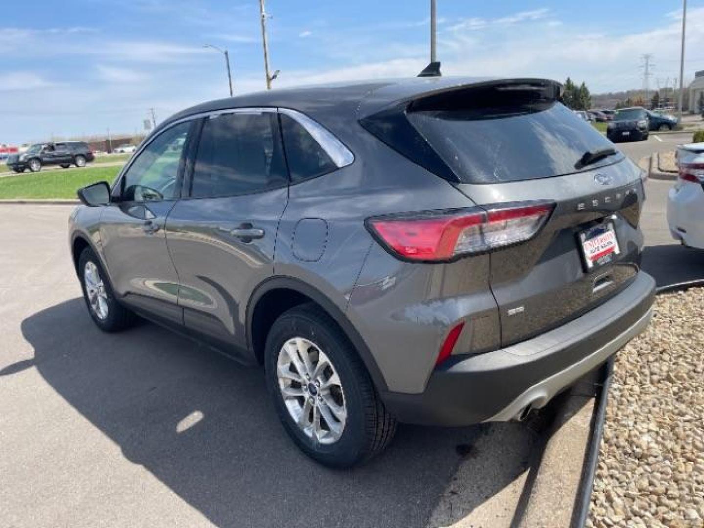 2022 Carbonized Gray Metallic Ford Escape SE (1FMCU9G61NU) with an EcoBoost 1.5L I-3 port/direct injection engine, located at 3301 W Hwy 13, Burnsville, MN, 55337, (952) 460-3200, 44.775333, -93.320808 - Photo#5