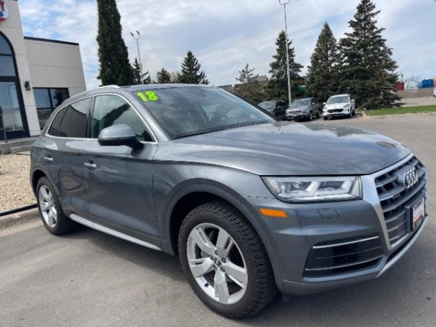 2018 Manhattan Gray Metallic Audi Q5 2.0T Premium | 2.0T Tech Premium (WA1BNAFY1J2) with an 2L I-4 gasoline direct injection engine, located at 3301 W Hwy 13, Burnsville, MN, 55337, (952) 460-3200, 44.775333, -93.320808 - Photo#2