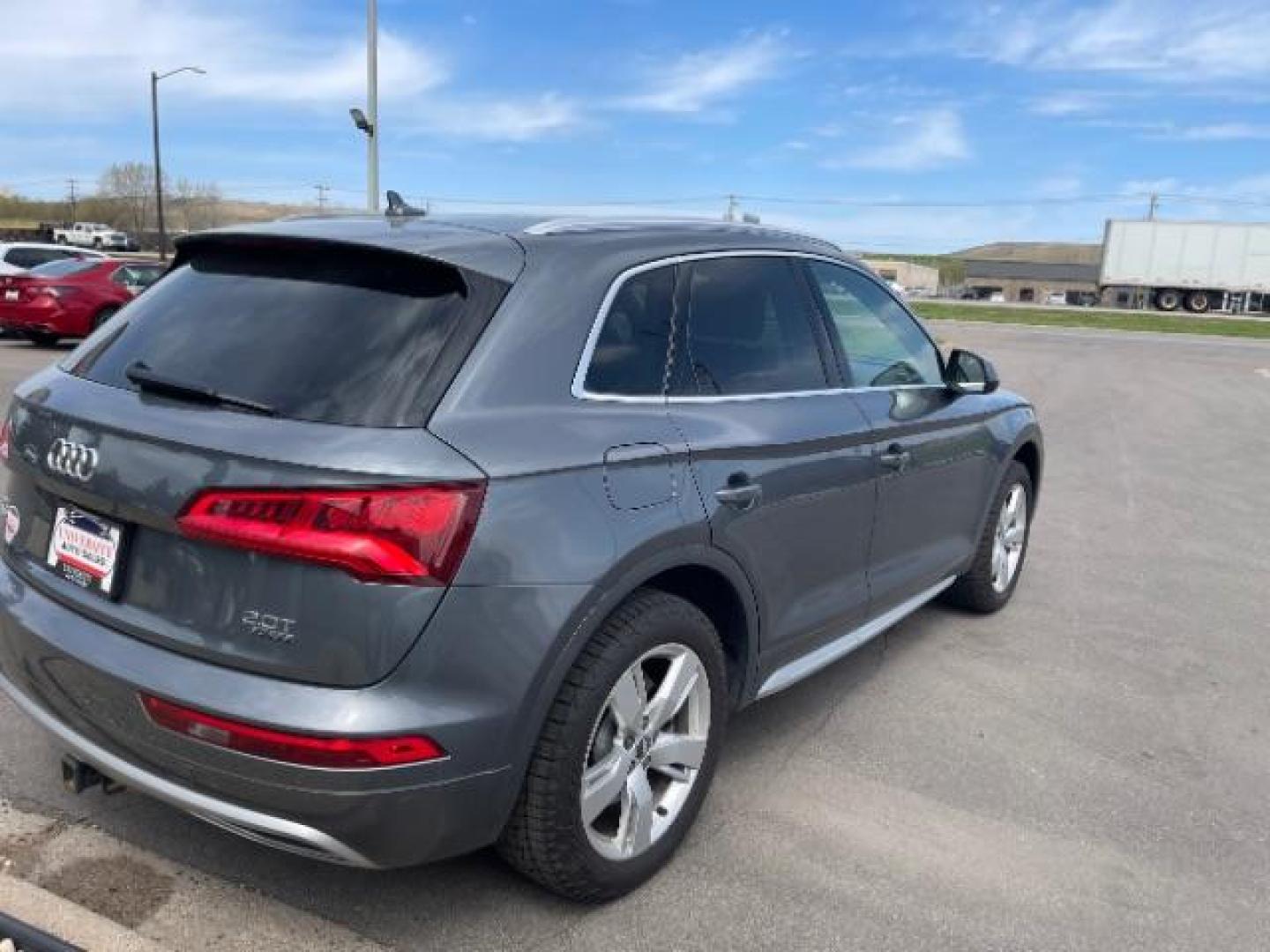 2018 Manhattan Gray Metallic Audi Q5 2.0T Premium | 2.0T Tech Premium (WA1BNAFY1J2) with an 2L I-4 gasoline direct injection engine, located at 3301 W Hwy 13, Burnsville, MN, 55337, (952) 460-3200, 44.775333, -93.320808 - Photo#4