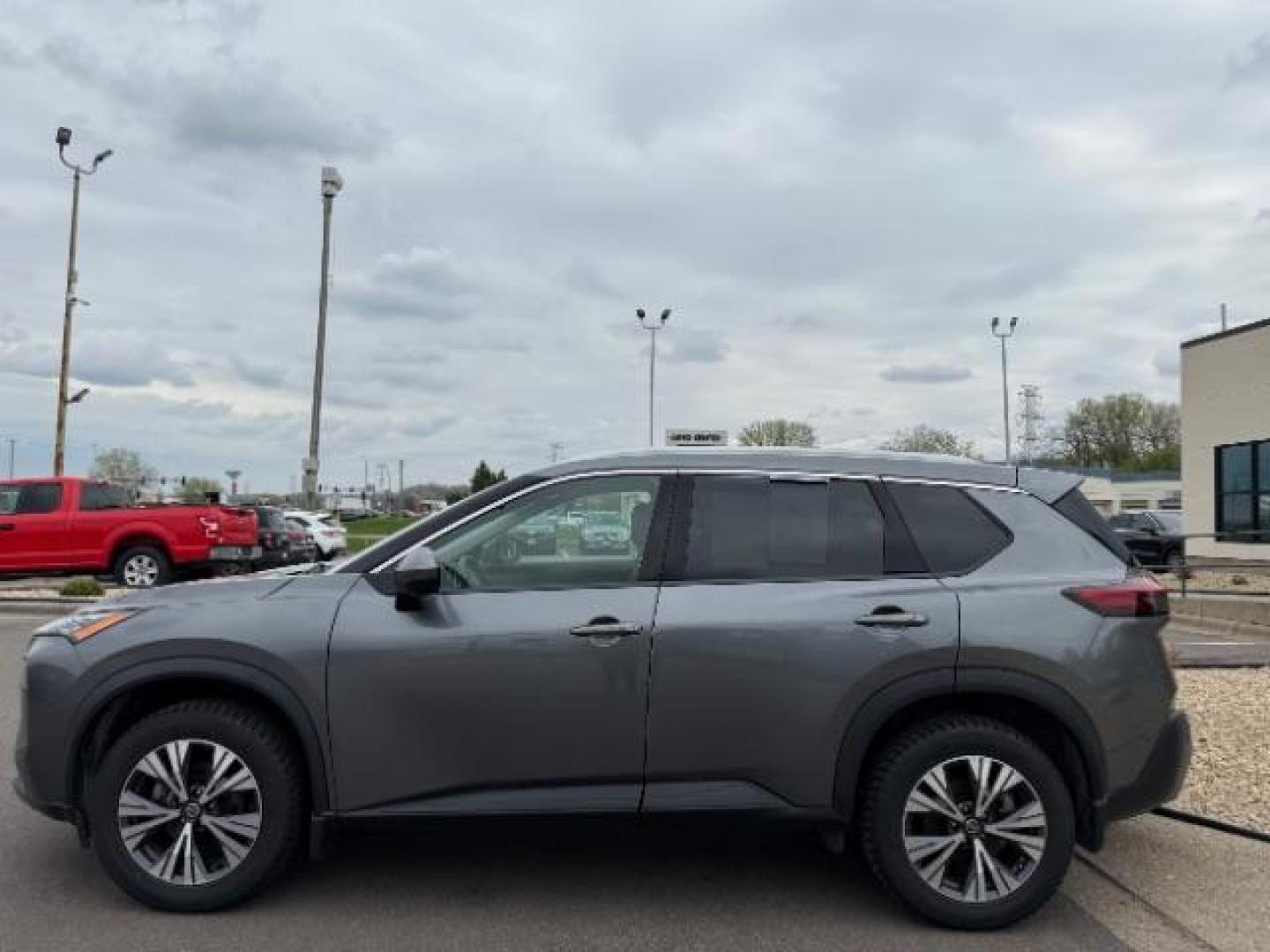 2021 Gun Metallic Nissan Rogue SV Intelligent AWD (5N1AT3BB5MC) with an 2.5L I-4 gasoline direct injection engine, located at 3301 W Hwy 13, Burnsville, MN, 55337, (952) 460-3200, 44.775333, -93.320808 - Photo#2