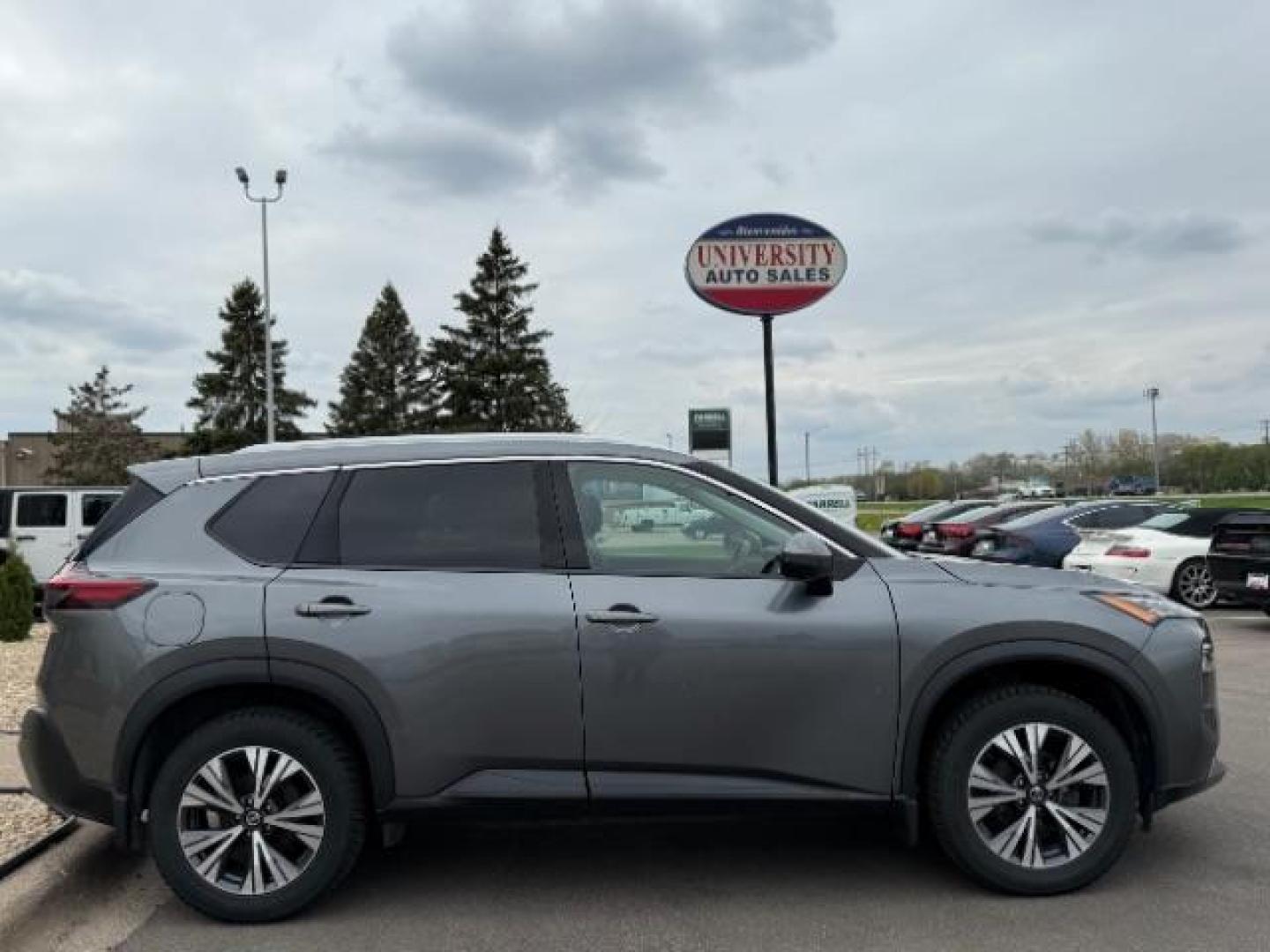 2021 Gun Metallic Nissan Rogue SV Intelligent AWD (5N1AT3BB5MC) with an 2.5L I-4 gasoline direct injection engine, located at 3301 W Hwy 13, Burnsville, MN, 55337, (952) 460-3200, 44.775333, -93.320808 - Photo#10